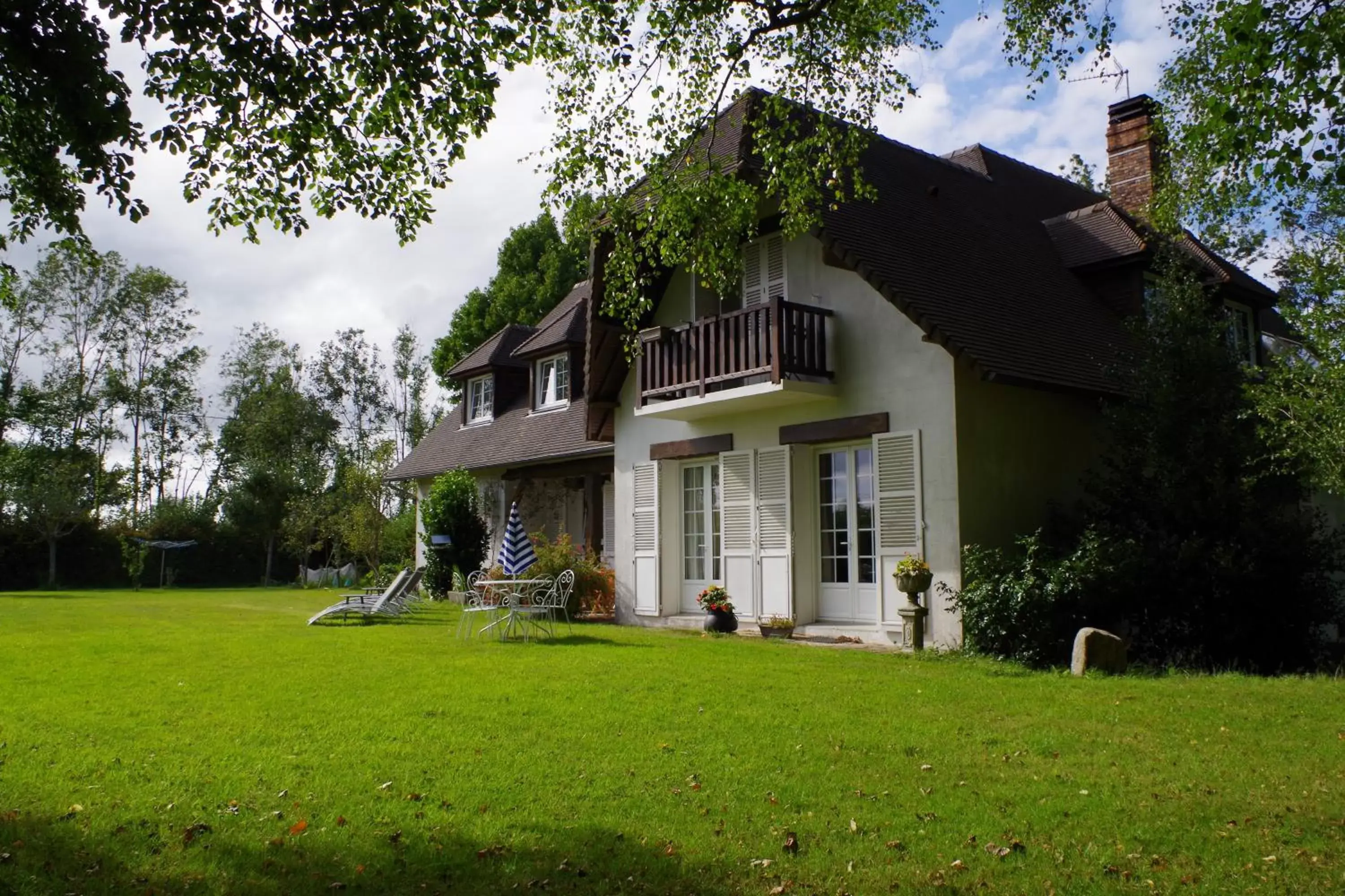 Garden view, Property Building in Bed and Breakfast Saultchevreuil, au Mont Saint Michel