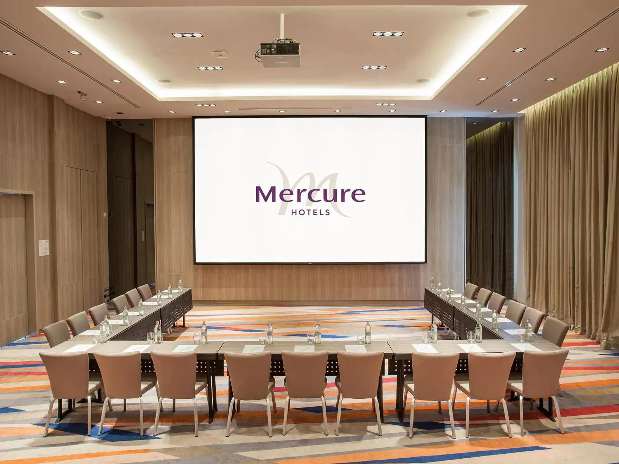 Business facilities in Mercure Pattaya Ocean Resort
