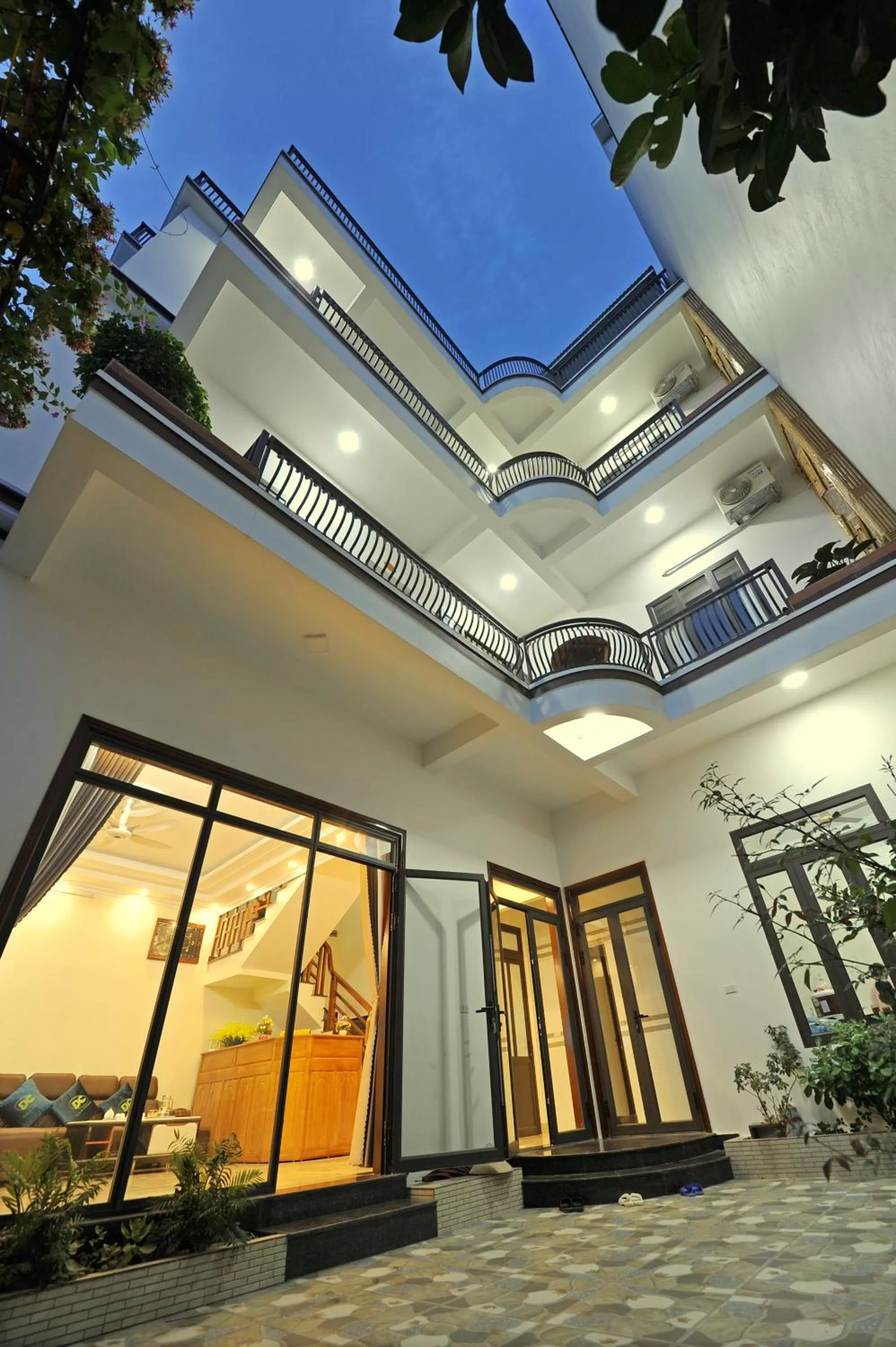 Property building in TAMCOC VUTHANH FRIENDLY Hotel