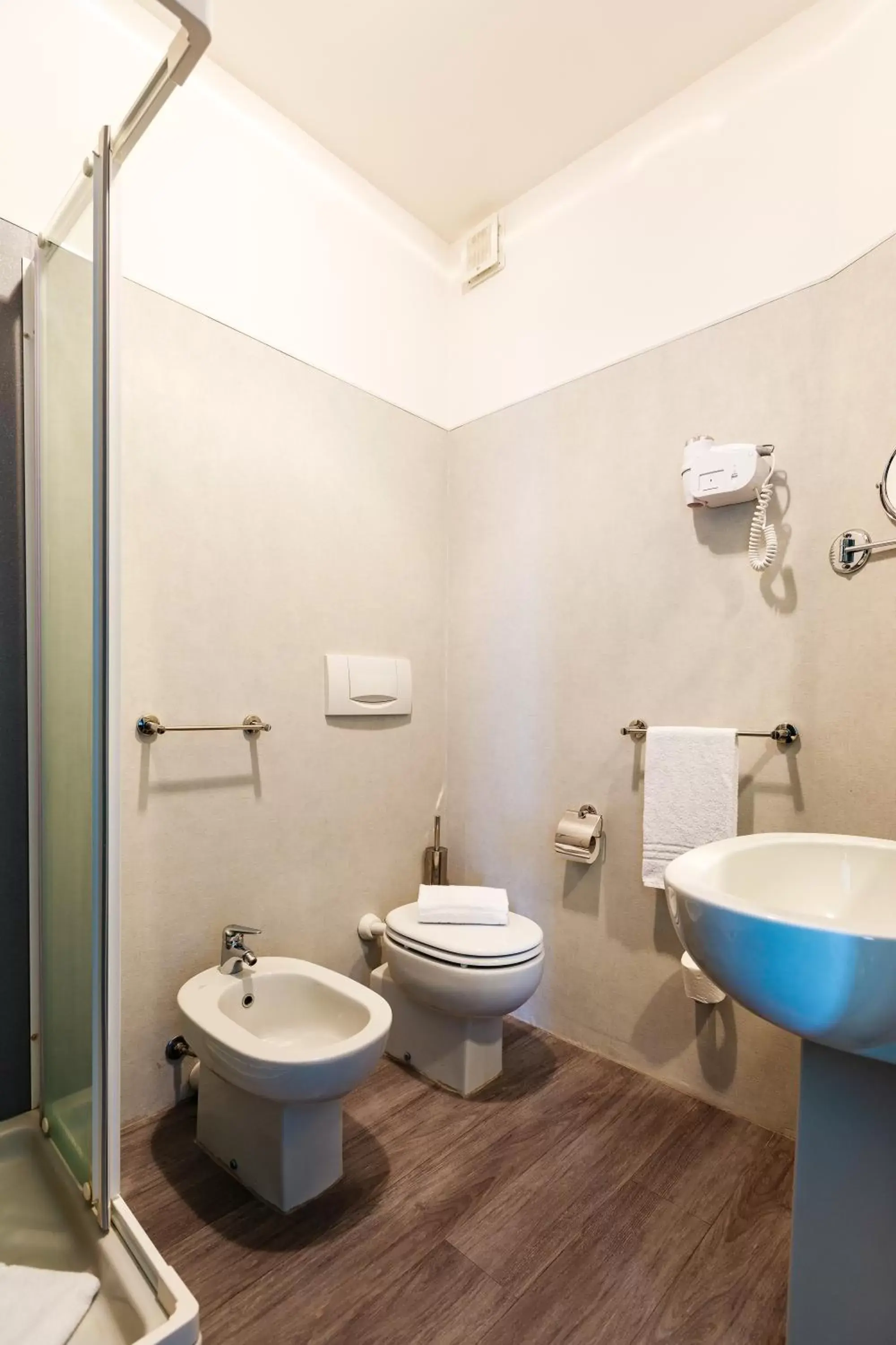 Bathroom in Hotel Oleggio Malpensa