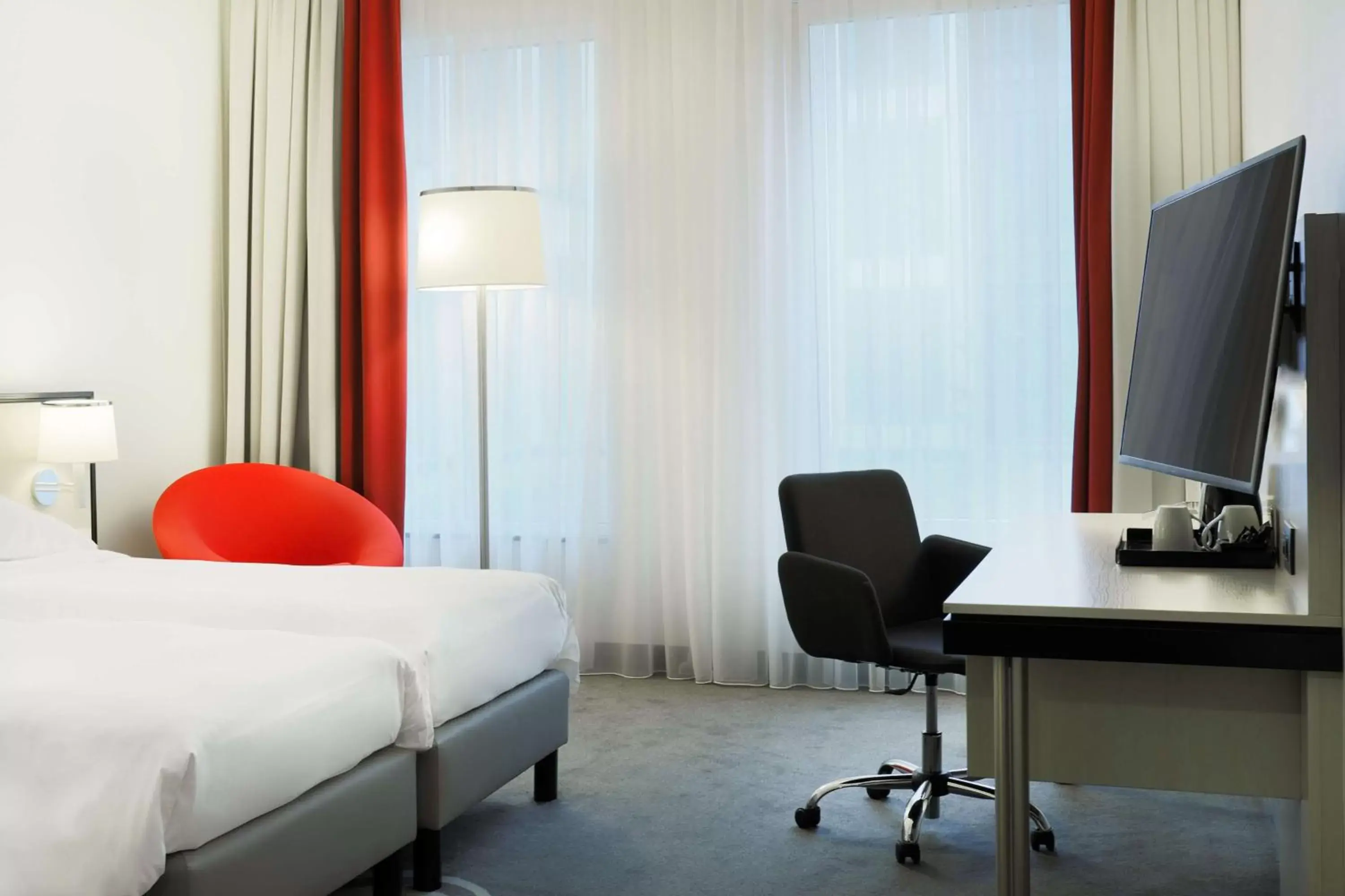 Bedroom, Bed in Hotel Park Inn by Radisson Brussels Midi