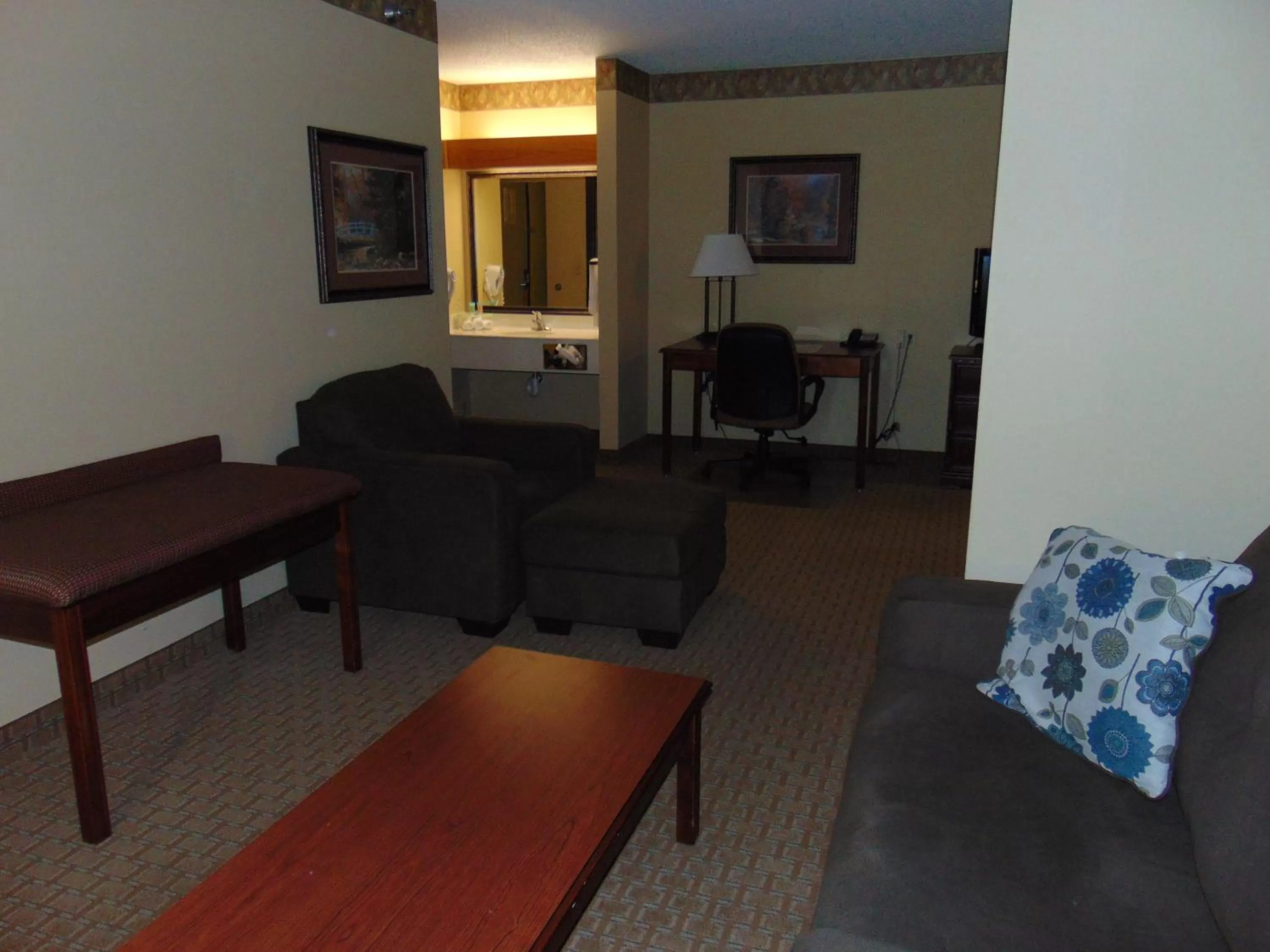 Seating area in Horse Creek Inn