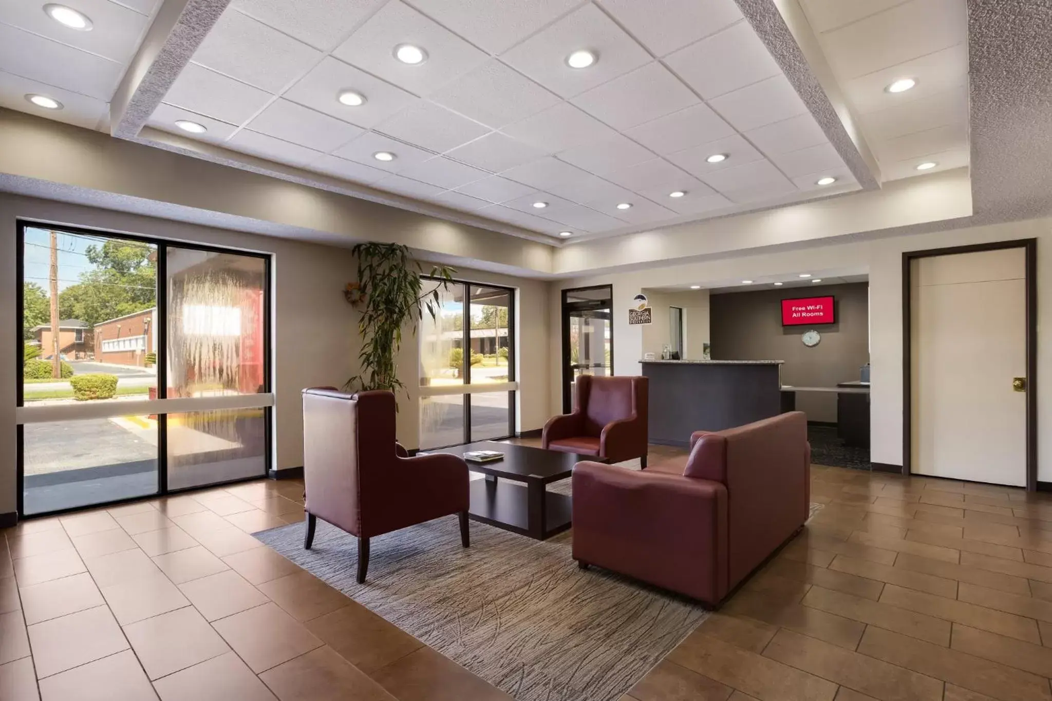 Lobby or reception in Red Roof Inn & Suites Statesboro - University