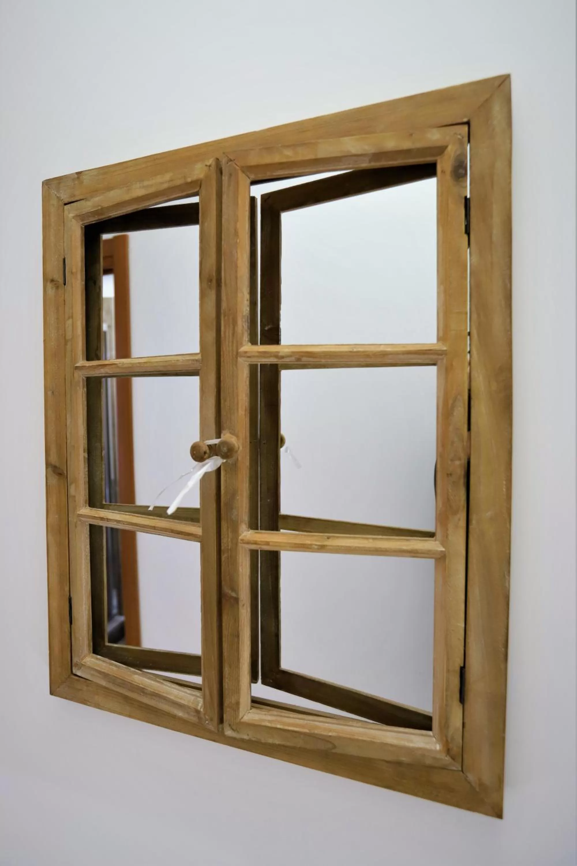 Decorative detail in Napoli Vesuvio Apartments by Dimorra