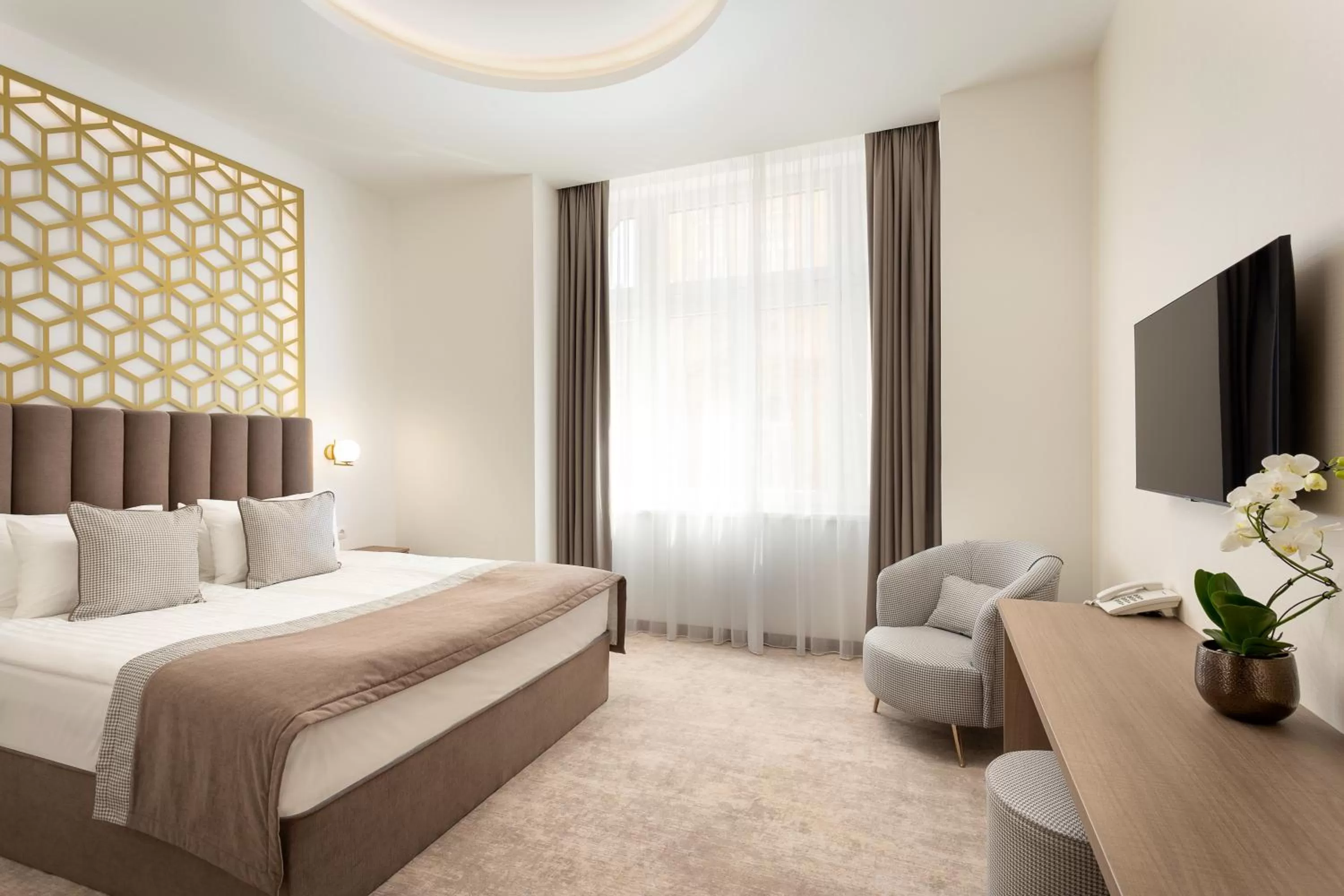 Bedroom, Bed in Mera Hotel