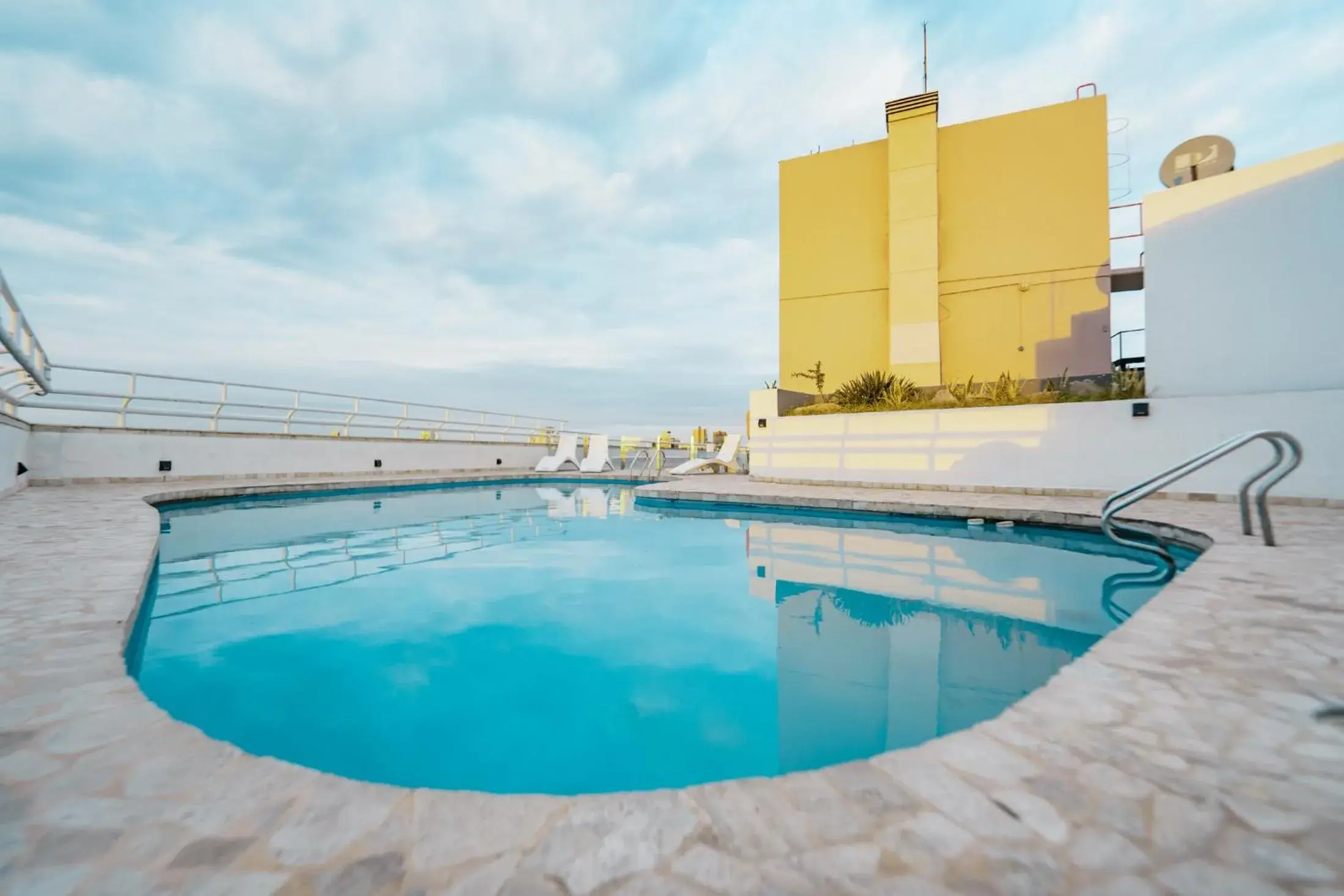 Off site, Swimming Pool in Amérian Executive Córdoba Hotel