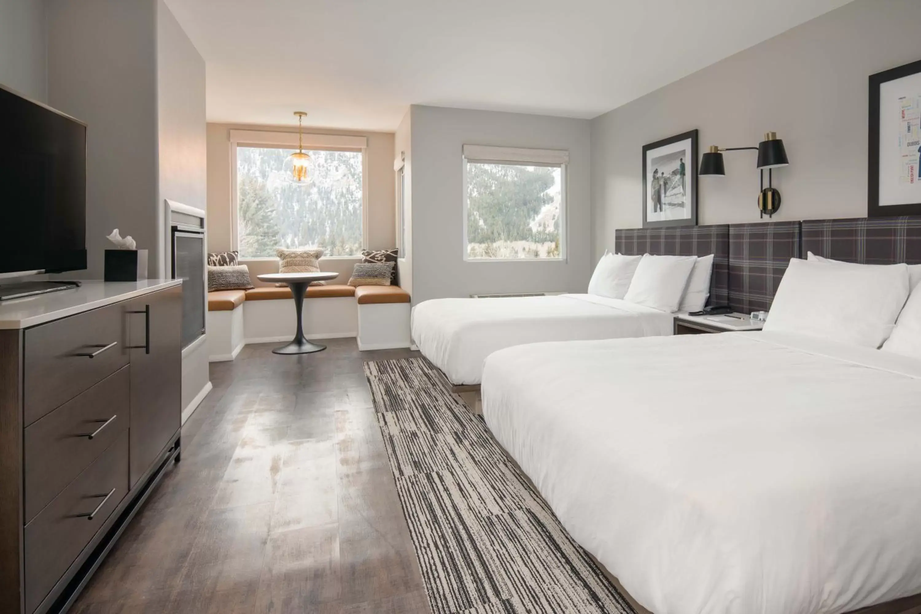 Deluxe Queen Room in Hotel Ketchum Deluxe Queen Room in Hotel Ketchum