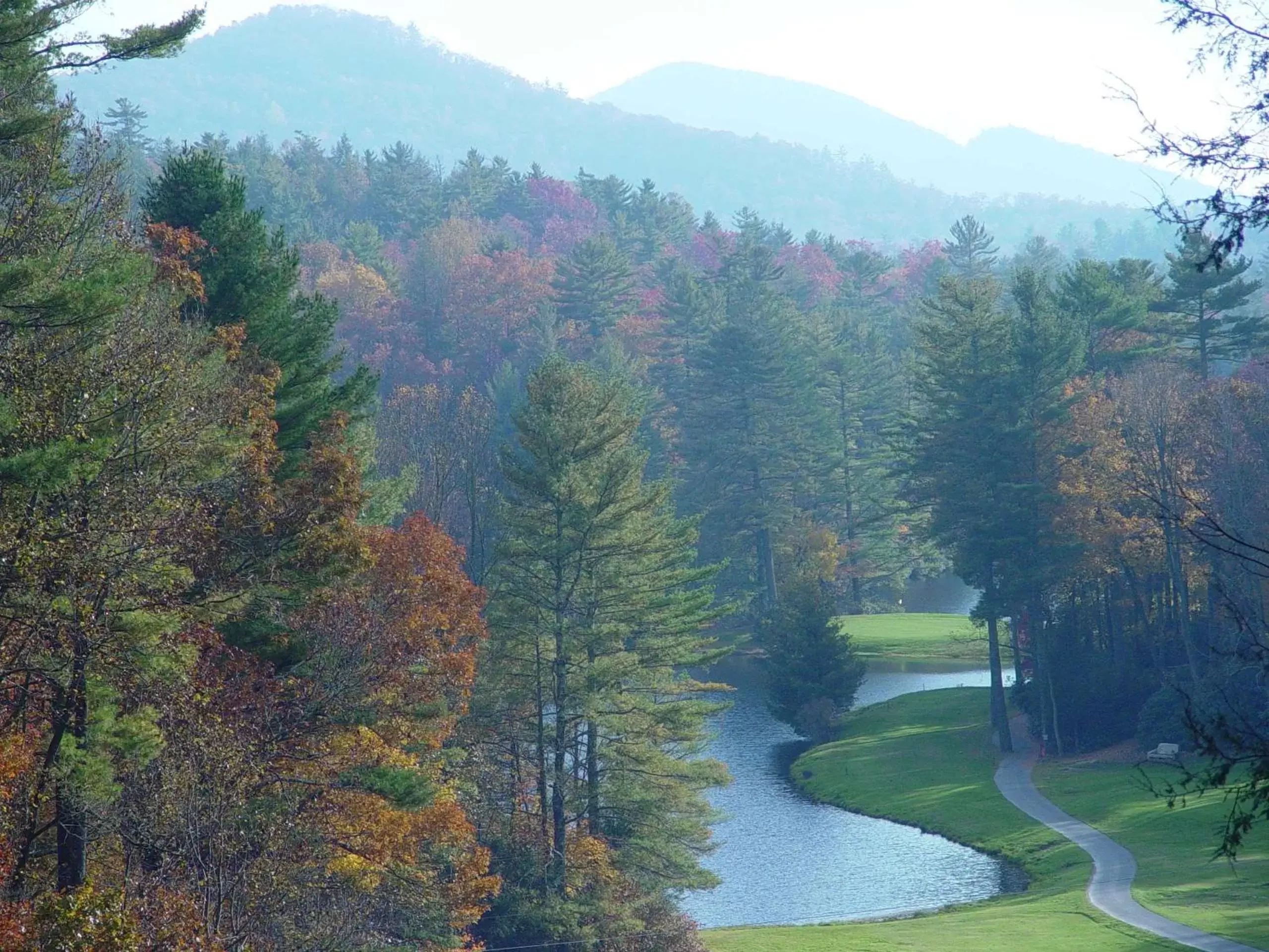 Golfcourse in Hampton Inn & Suites Cashiers - Sapphire Valley