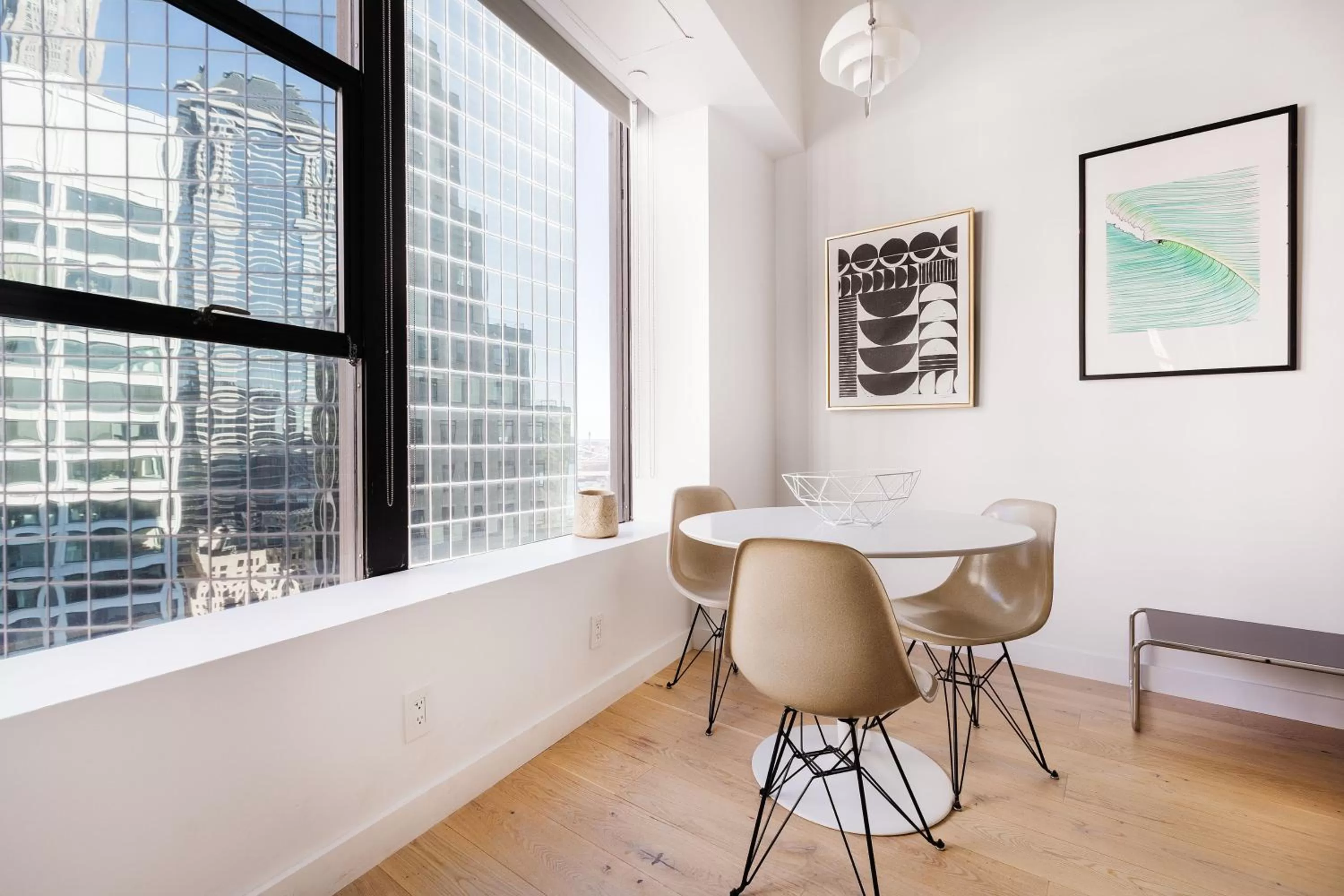 Dining area in Placemakr Wall Street