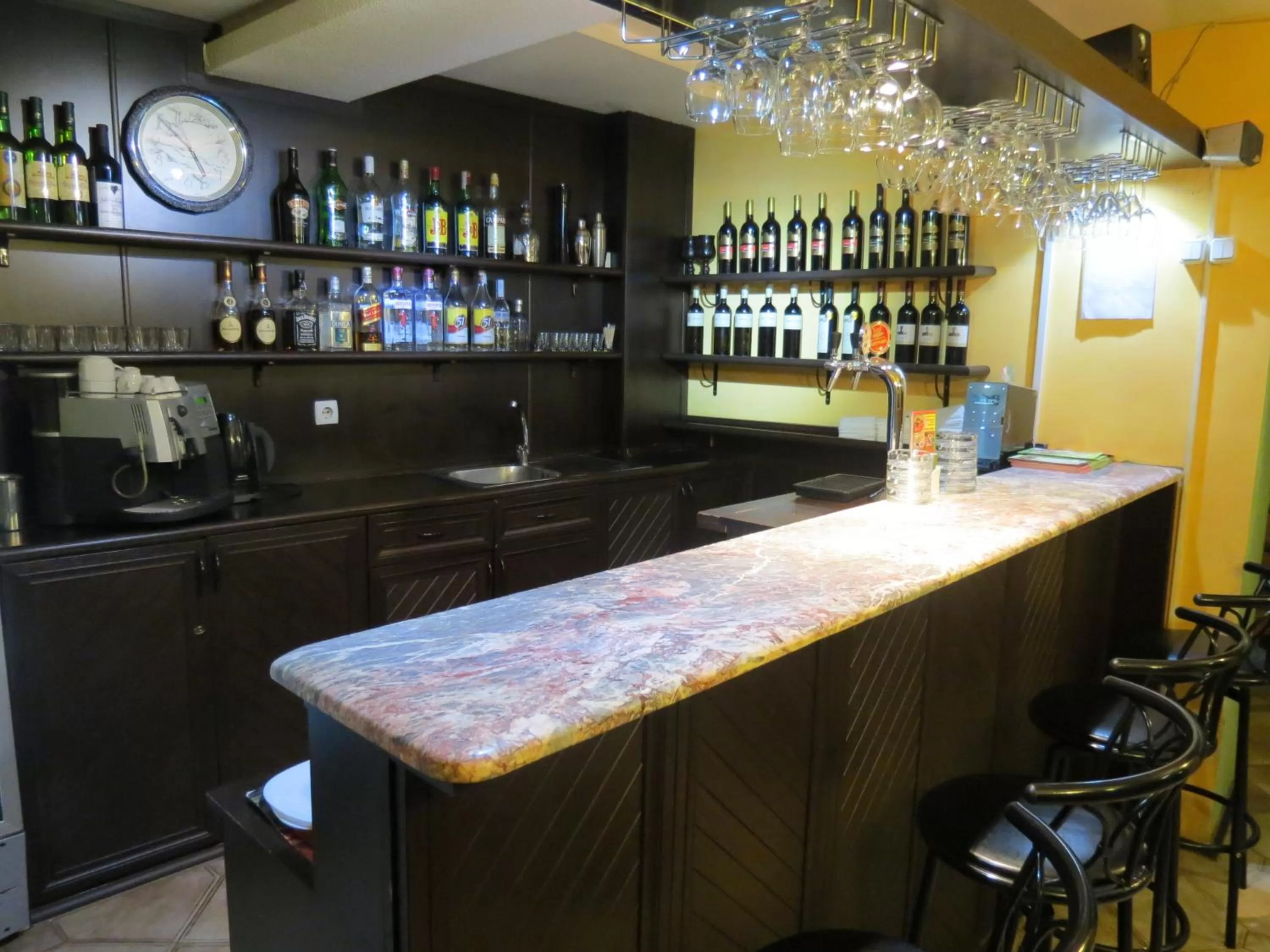 Restaurant/places to eat in Hotel Kartli