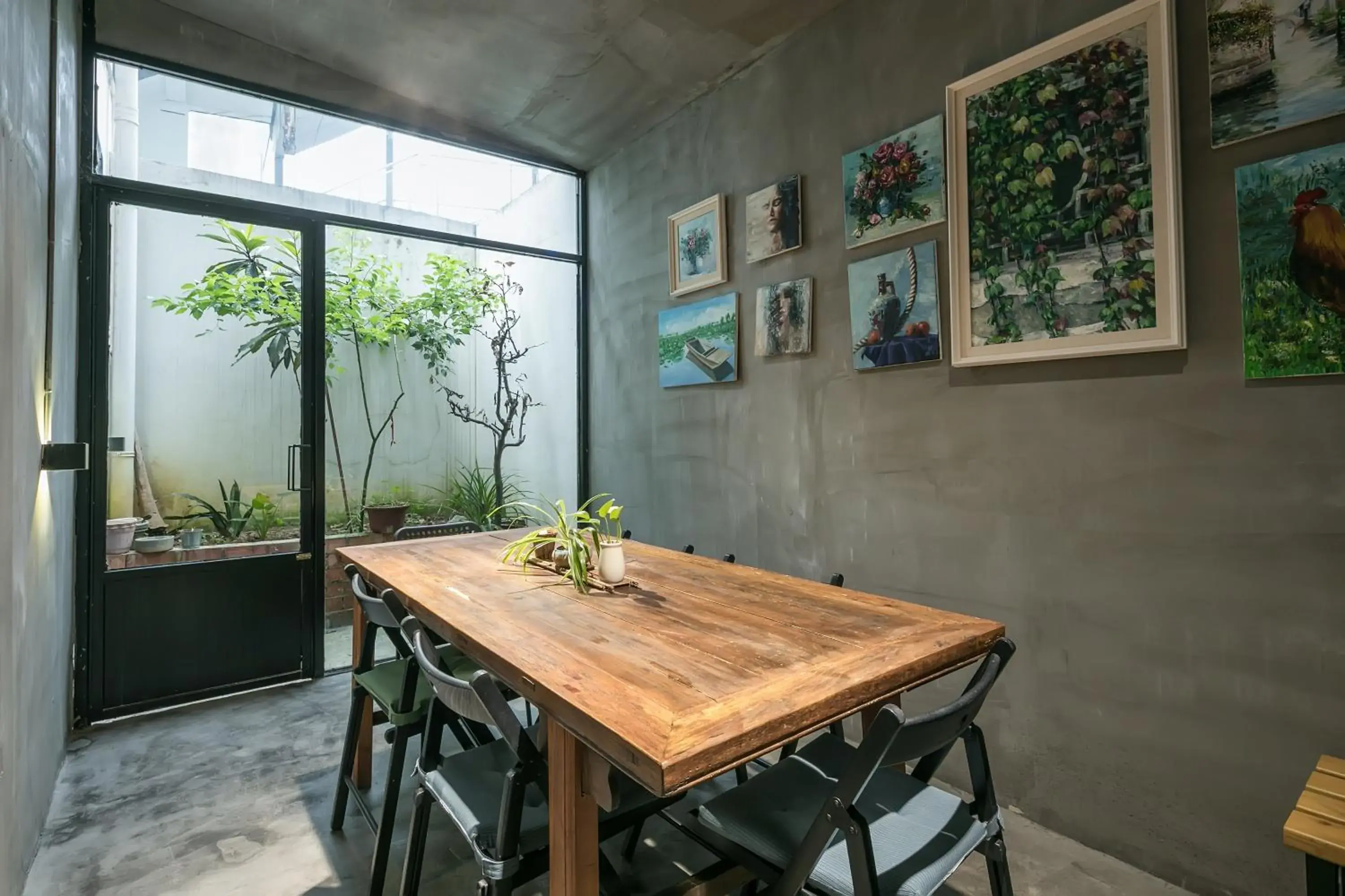 Seating area, Dining Area in Suzhou Unique Space Design Art Hotel