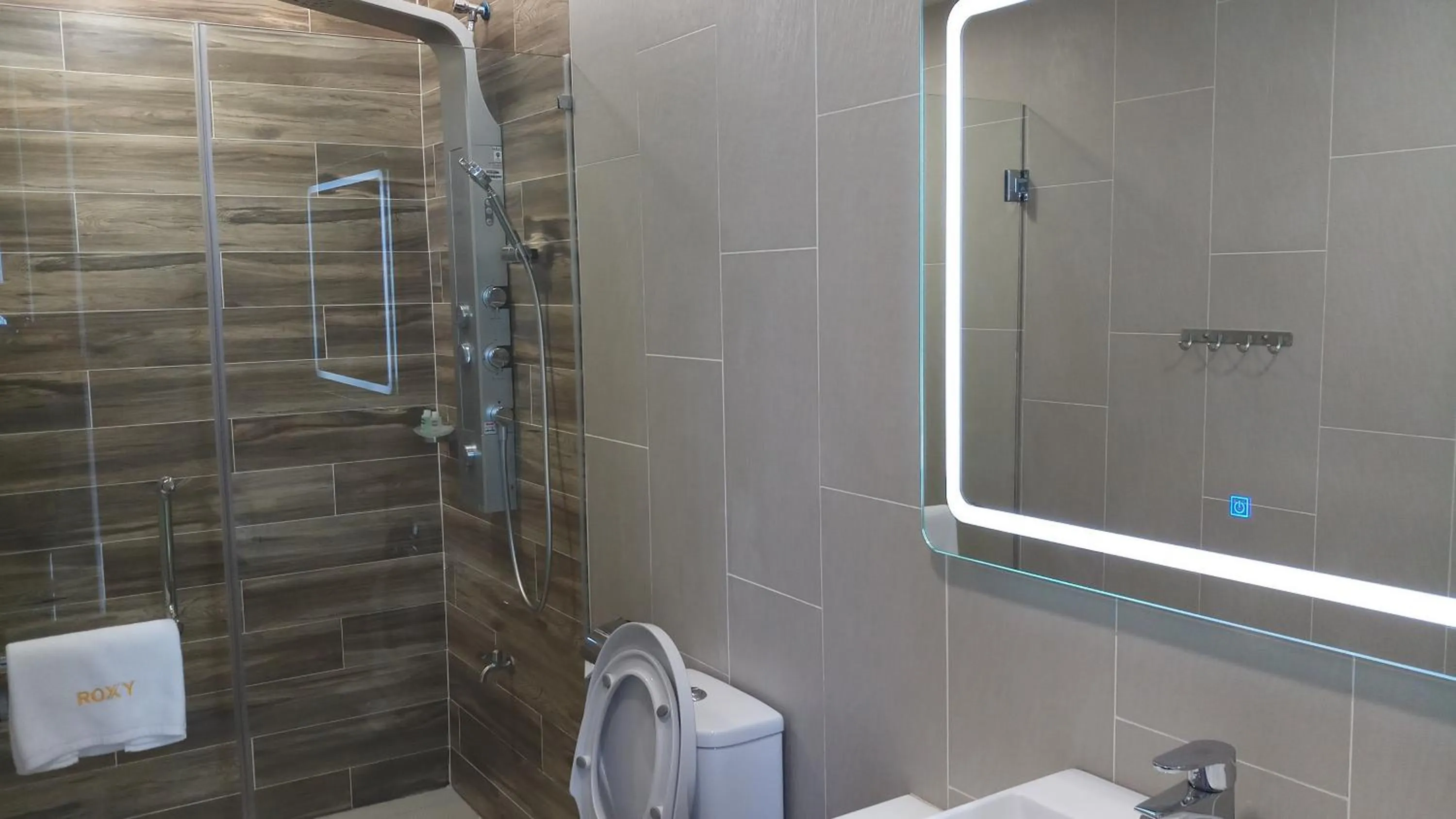 Bathroom in Roxy Hotel Padungan