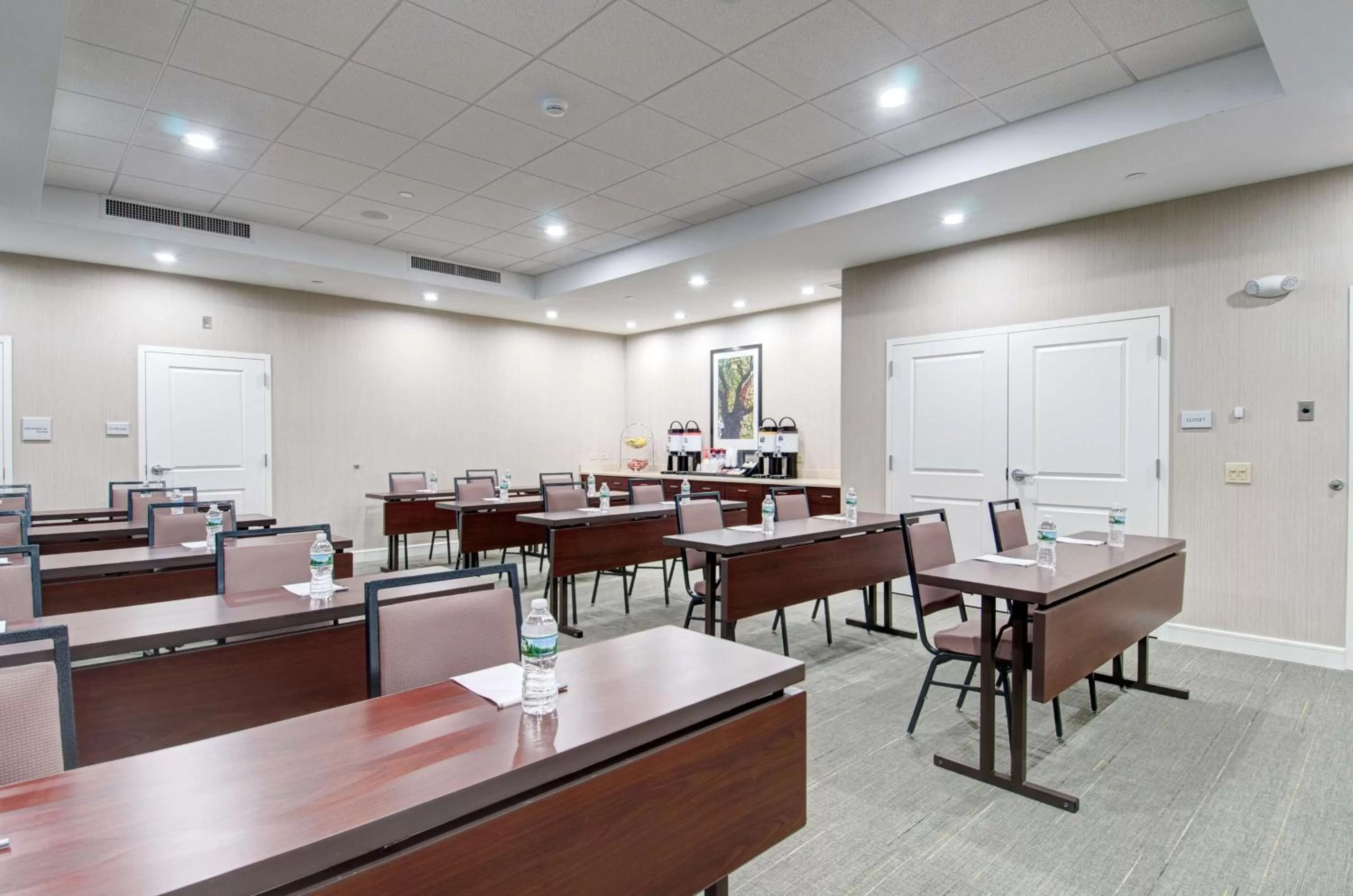 Meeting/conference room in Hampton Inn Boston - Westborough