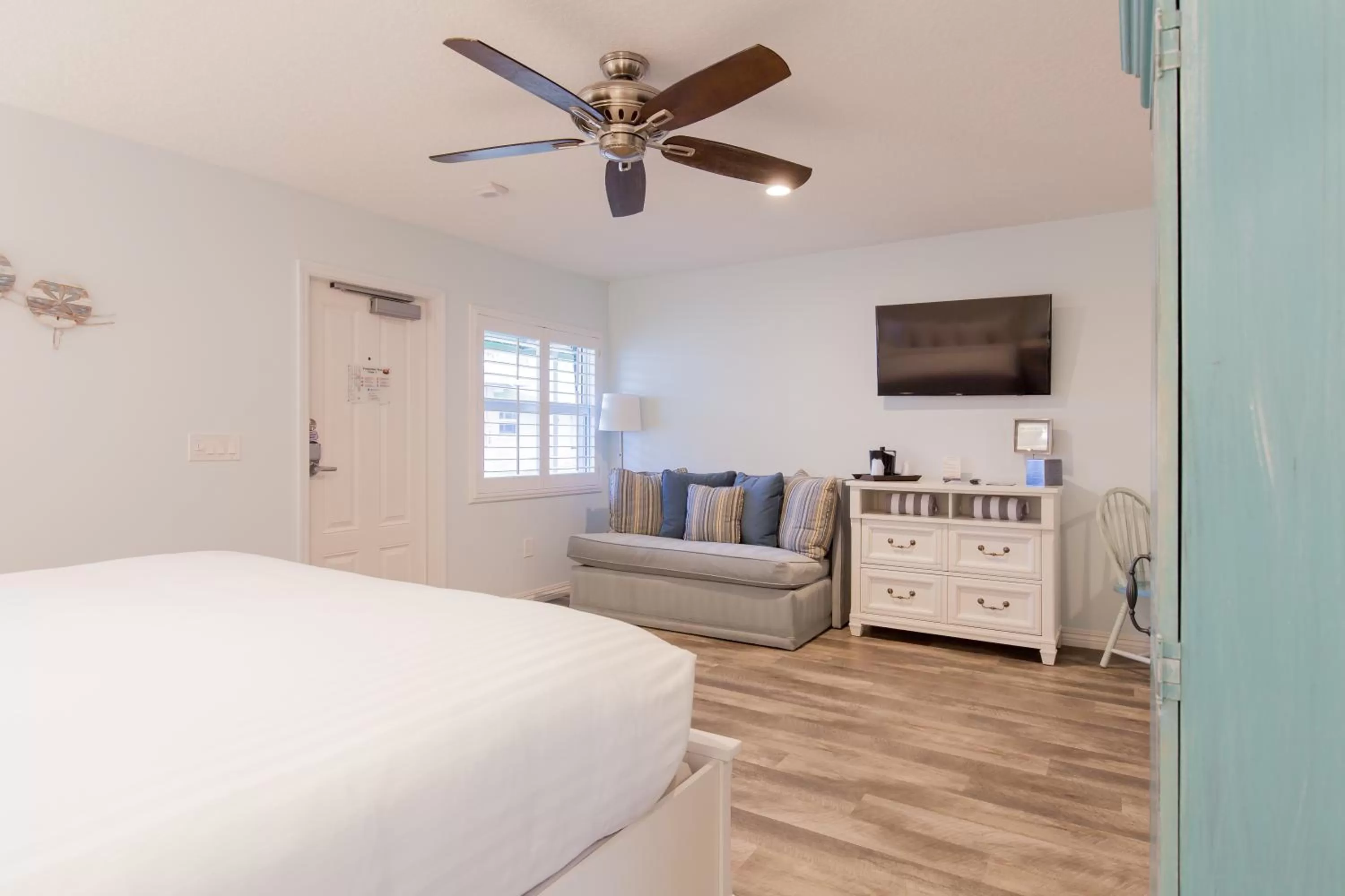 TV/Entertainment Center in Lost Inn Paradise