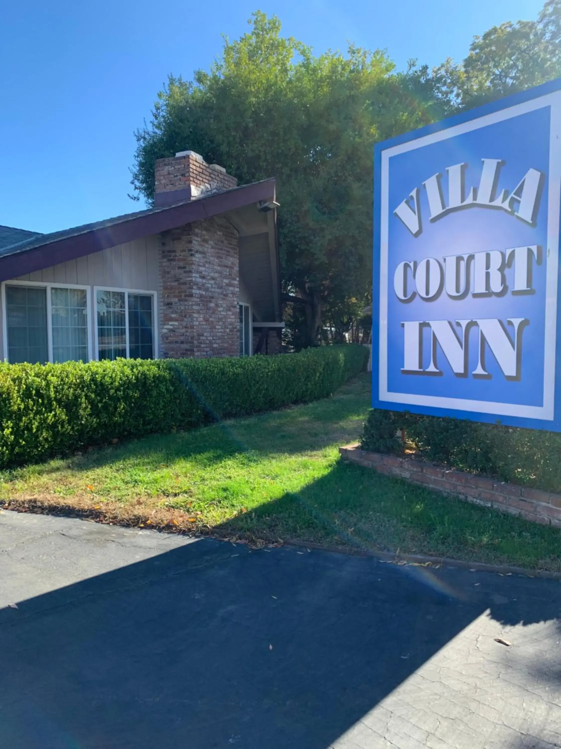 Property building in Villa Court Inn Oroville