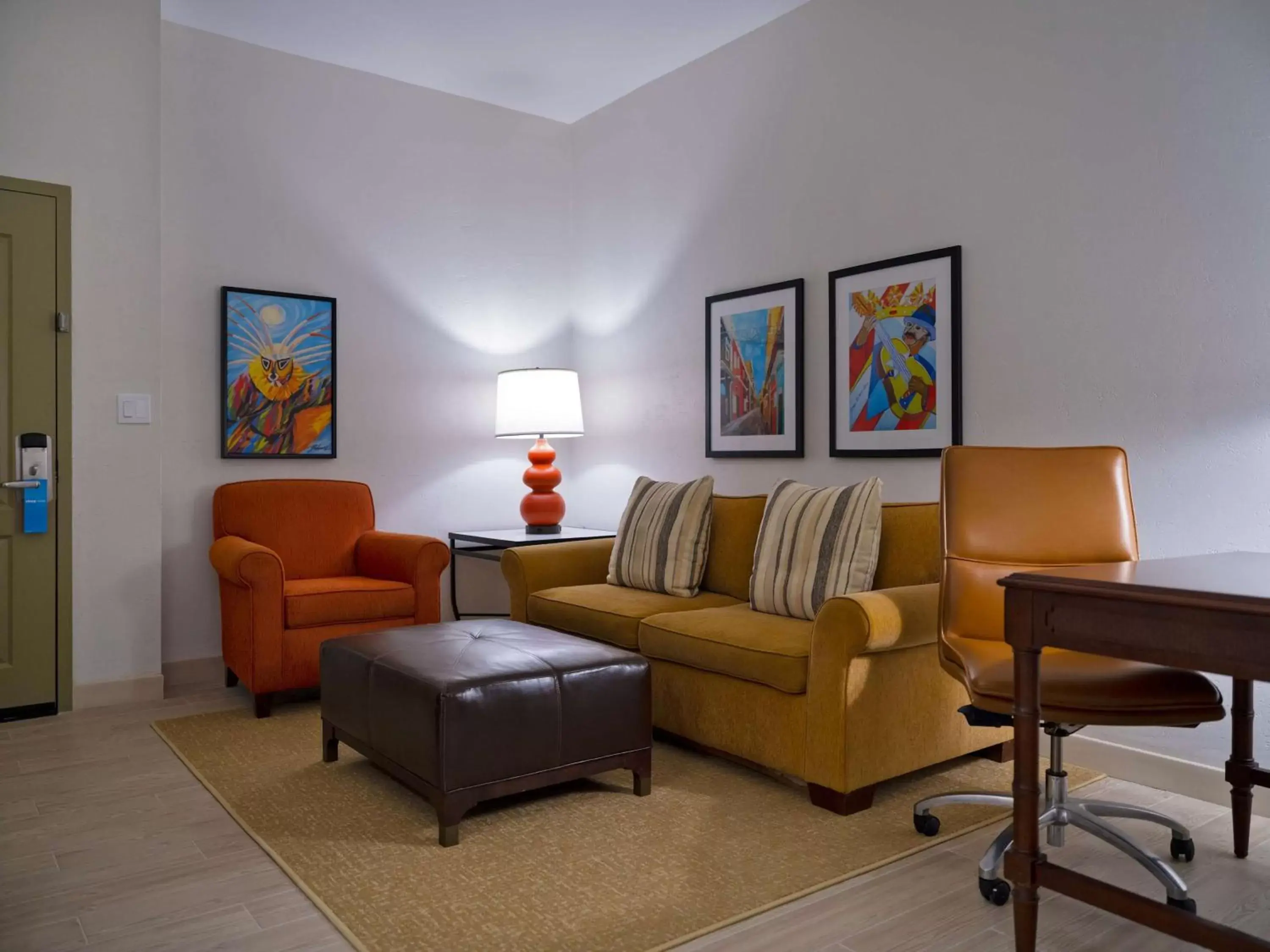 Bedroom, Seating Area in Hampton Inn & Suites San Juan