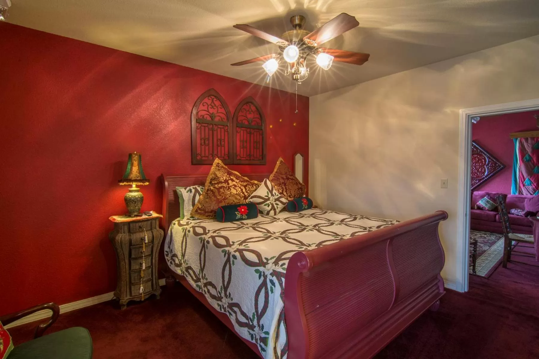 Bed in All Seasons Inn