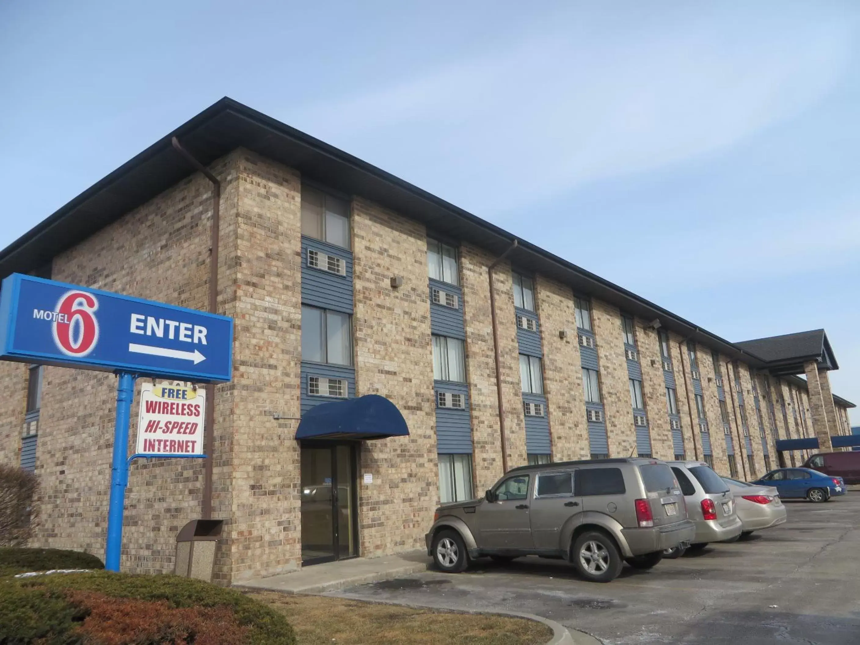 Facade/entrance, Property Building in Motel 6-Bridgeview, IL