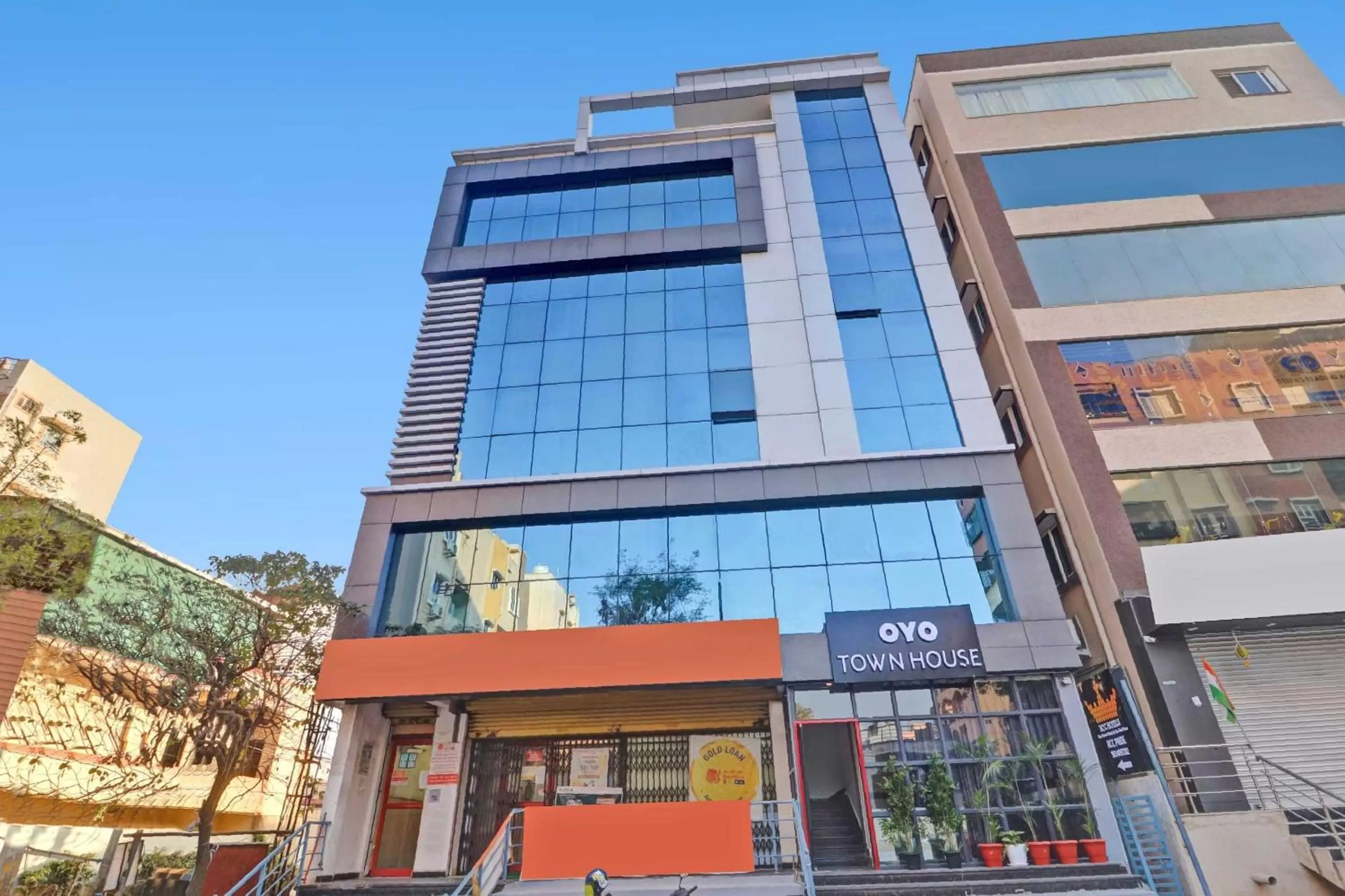 Facade/entrance in Super Townhouse Rcc Pride