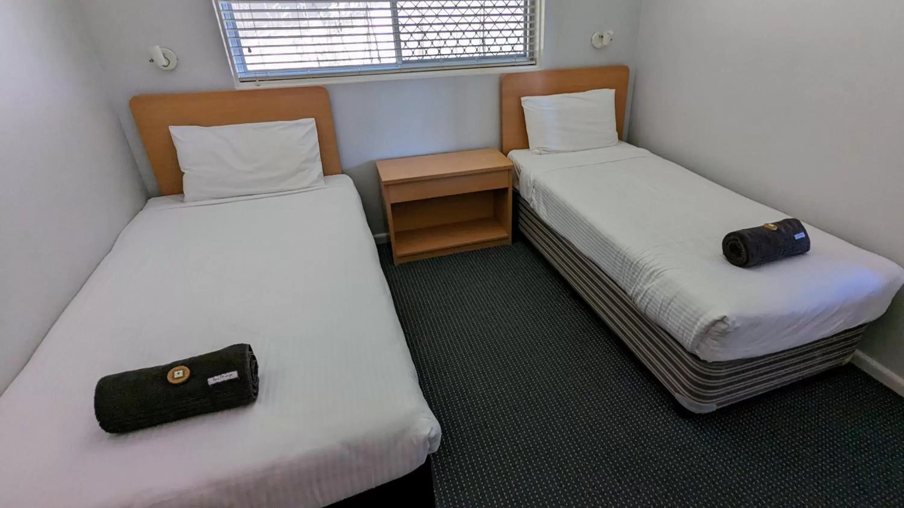 Bedroom, Bed in Armidale Inn