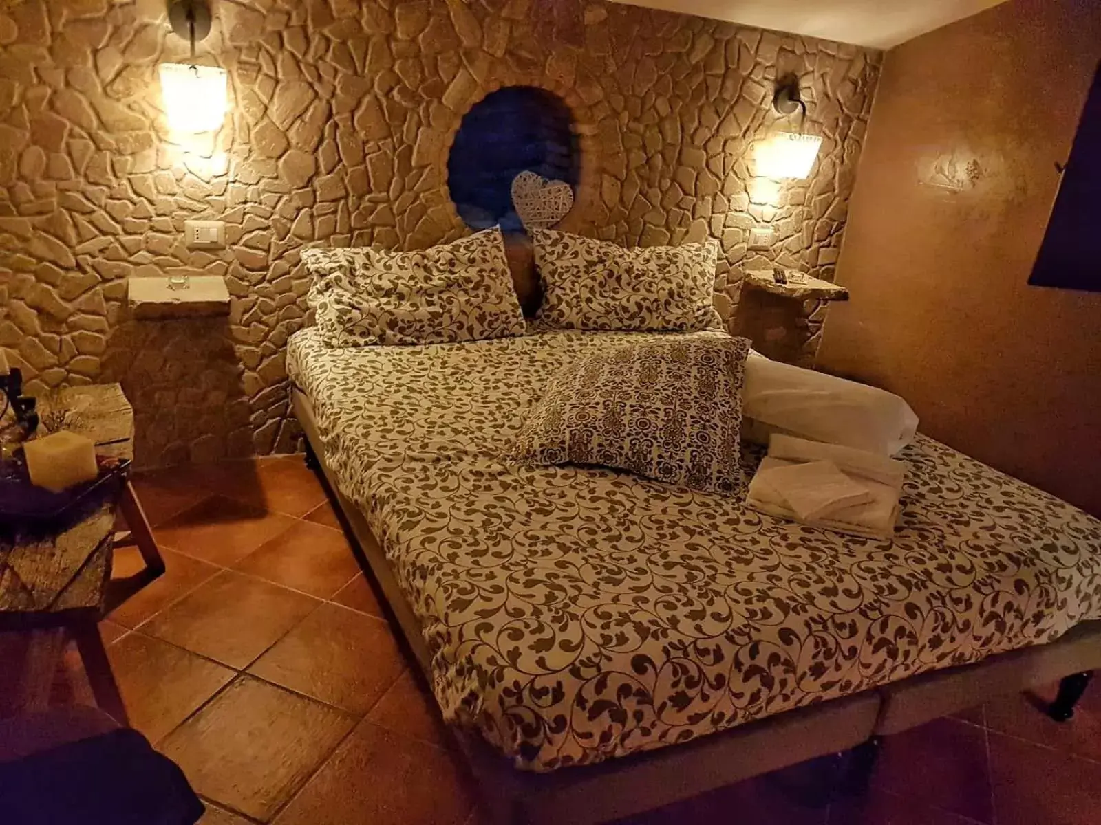 Photo of the whole room, Bed in Guarda Che Luna