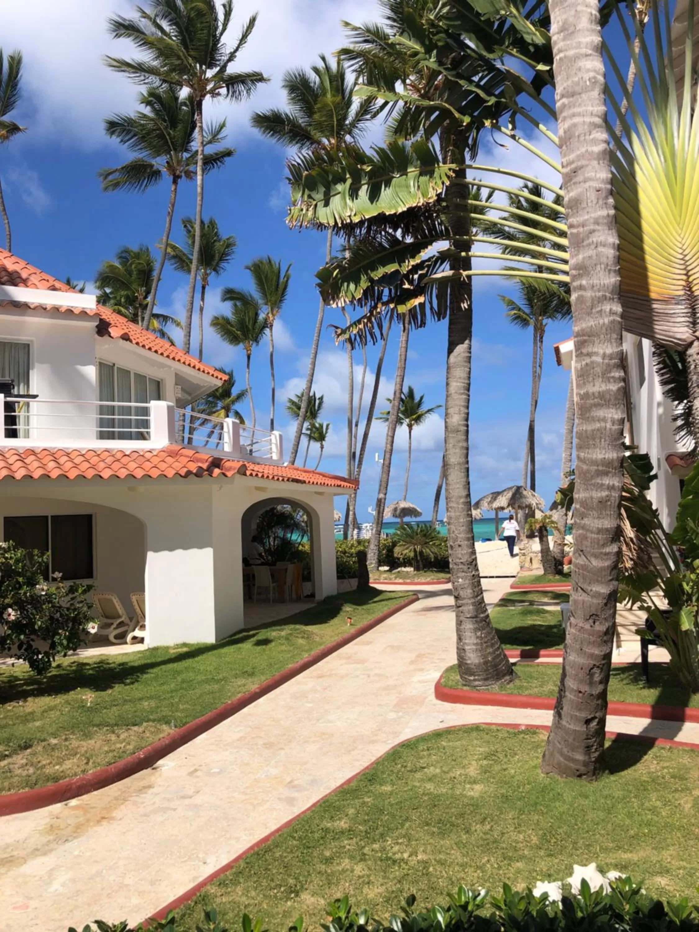 Los Corales Luxury Villas Beach Club and Spa