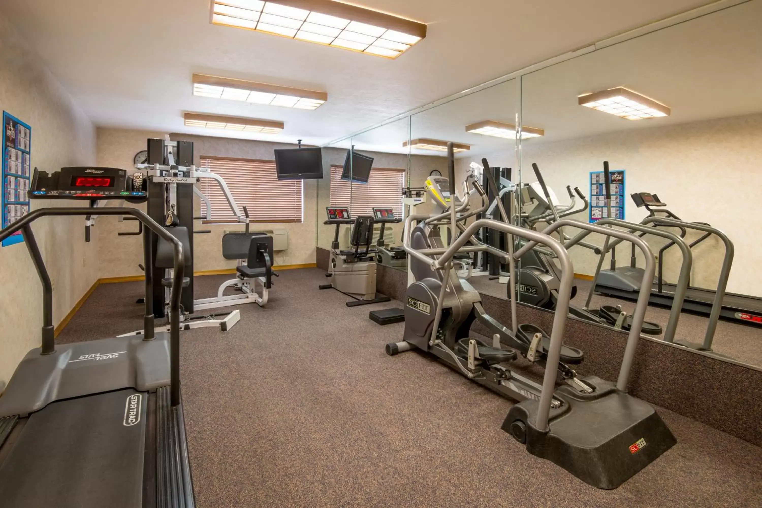 Fitness centre/facilities, Fitness Center/Facilities in Holiday Inn Express Hotel & Suites Raton, an IHG Hotel