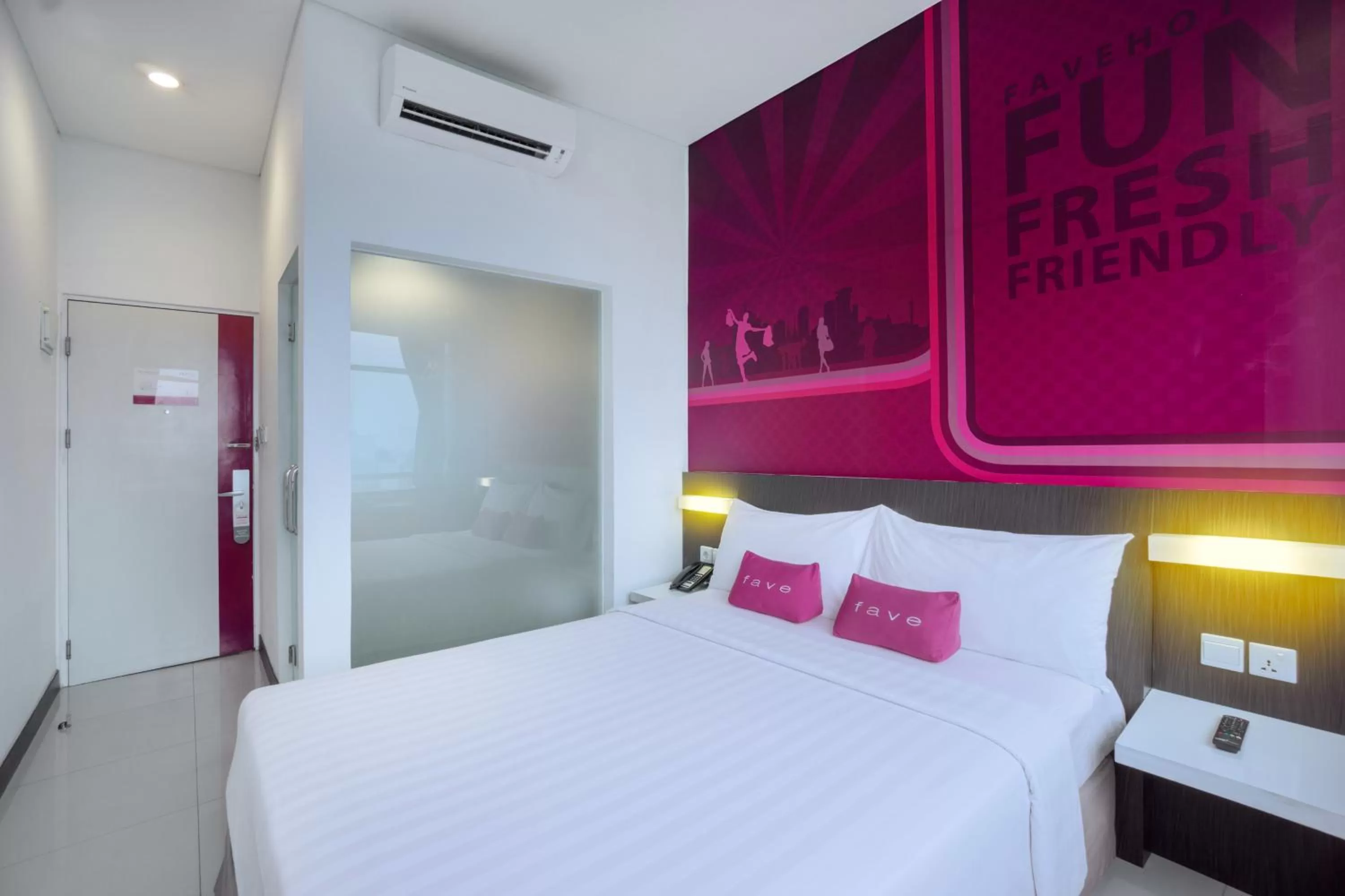 Bed in favehotel Pluit Junction