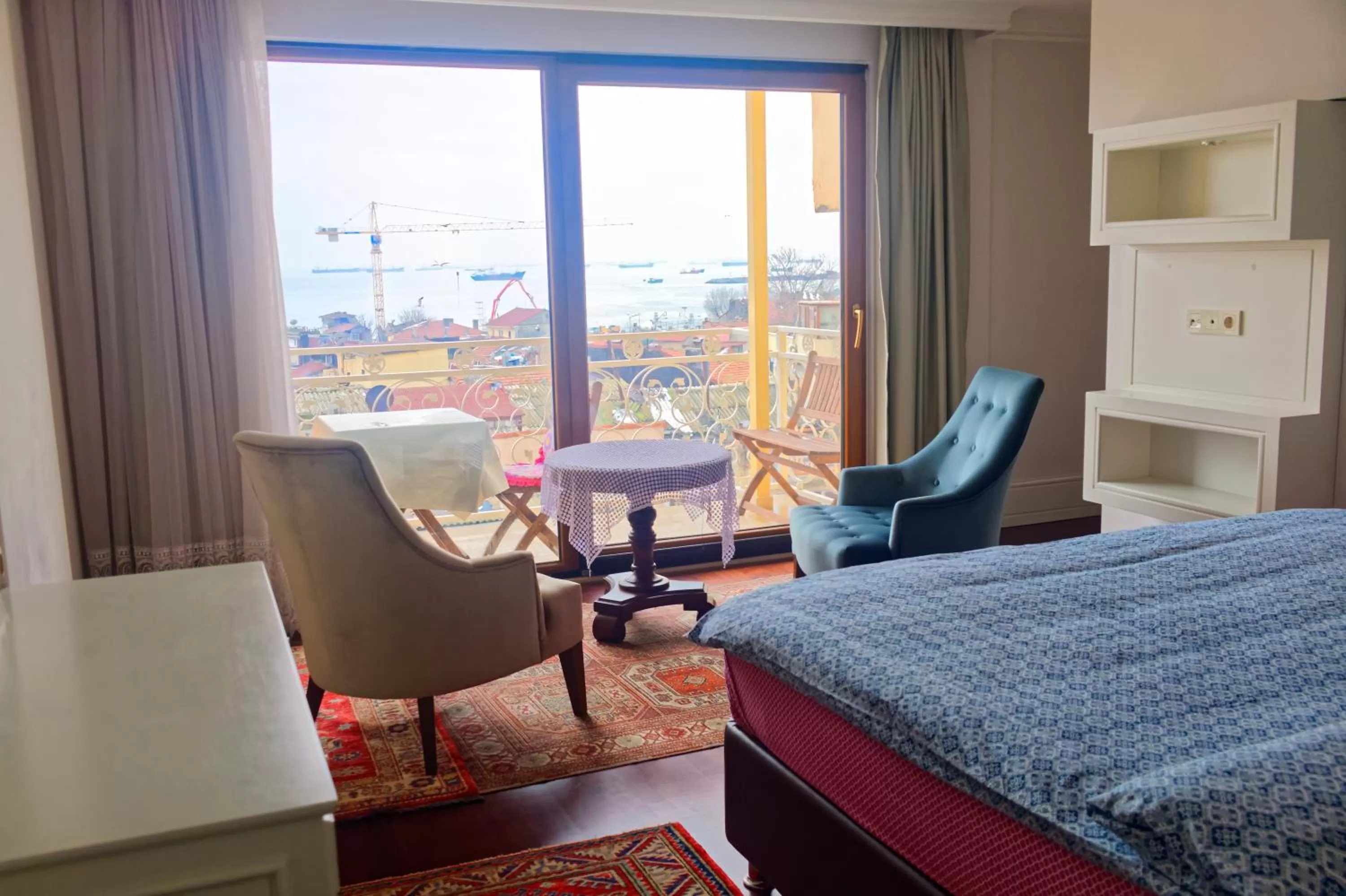 Seating area, Bed in Ada Hotel Istanbul