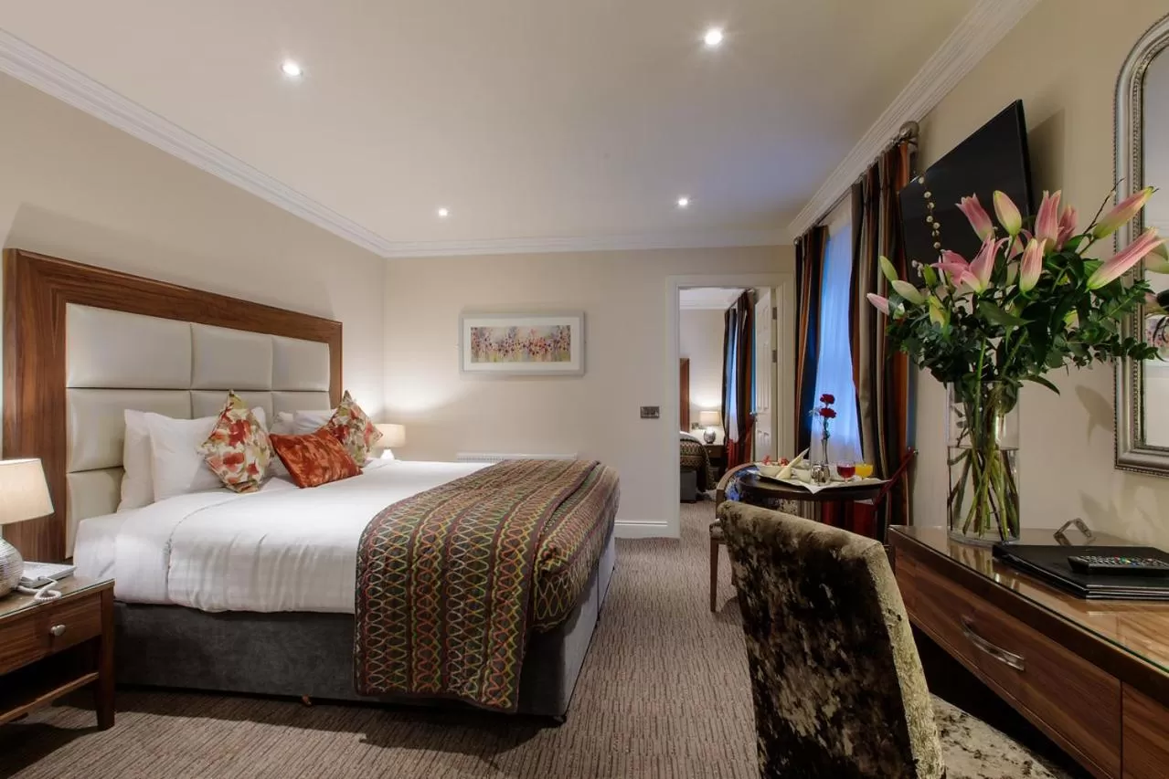 Photo of the whole room, Bed in Grand Hotel Tralee