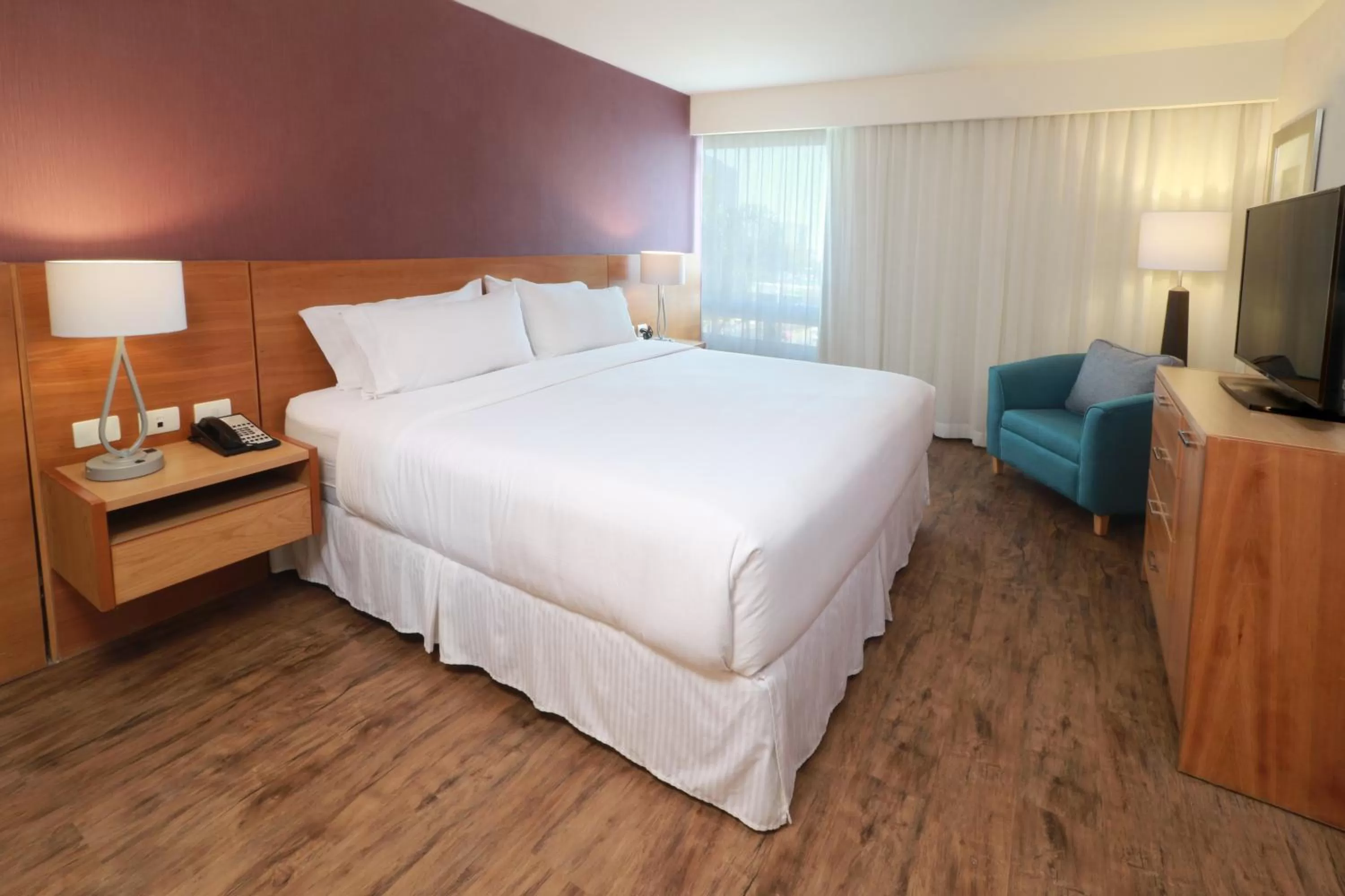 Photo of the whole room, Bed in Staybridge Suites Guadalajara Expo by IHG