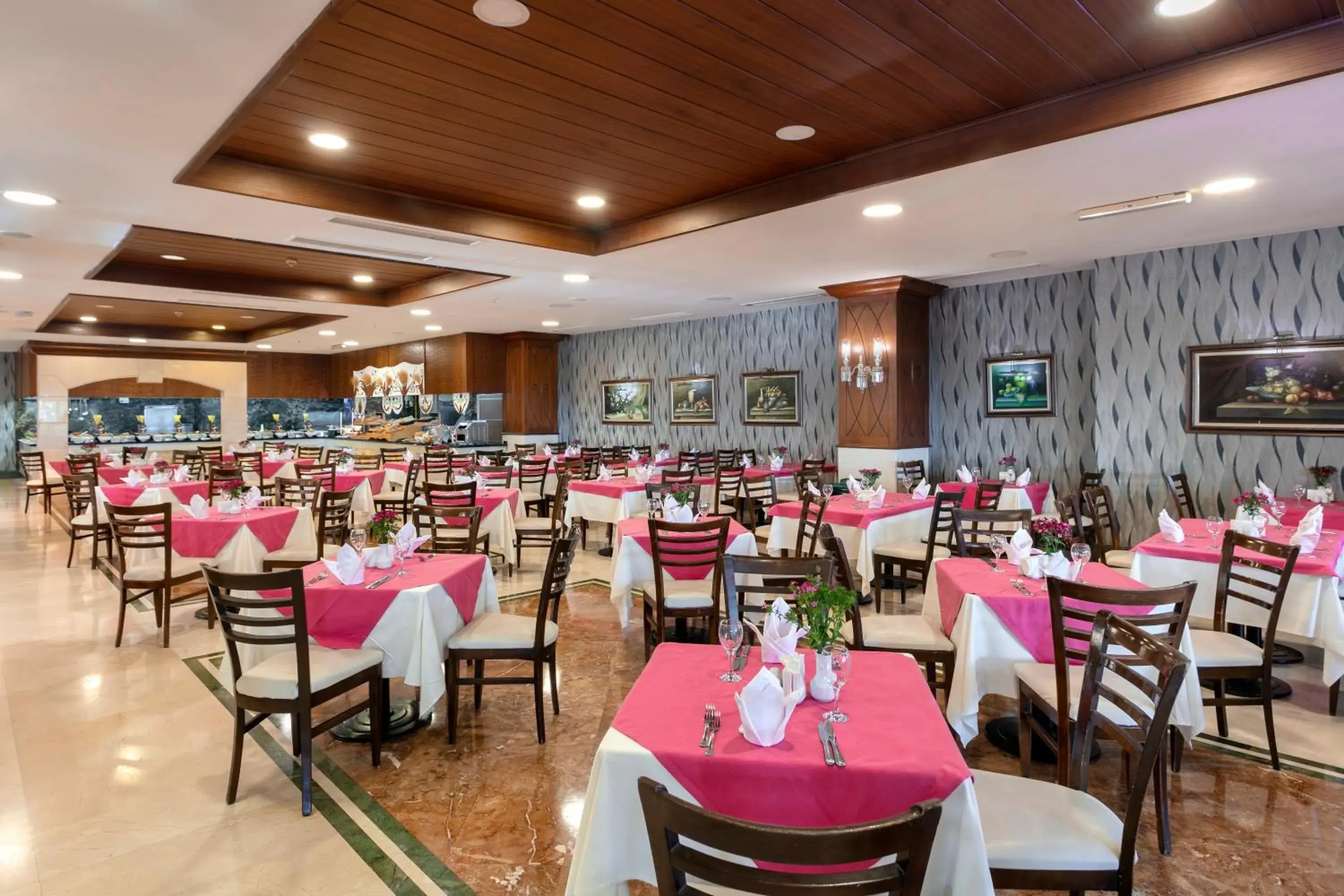 Restaurant/Places to Eat in Alva Donna Beach Resort Comfort