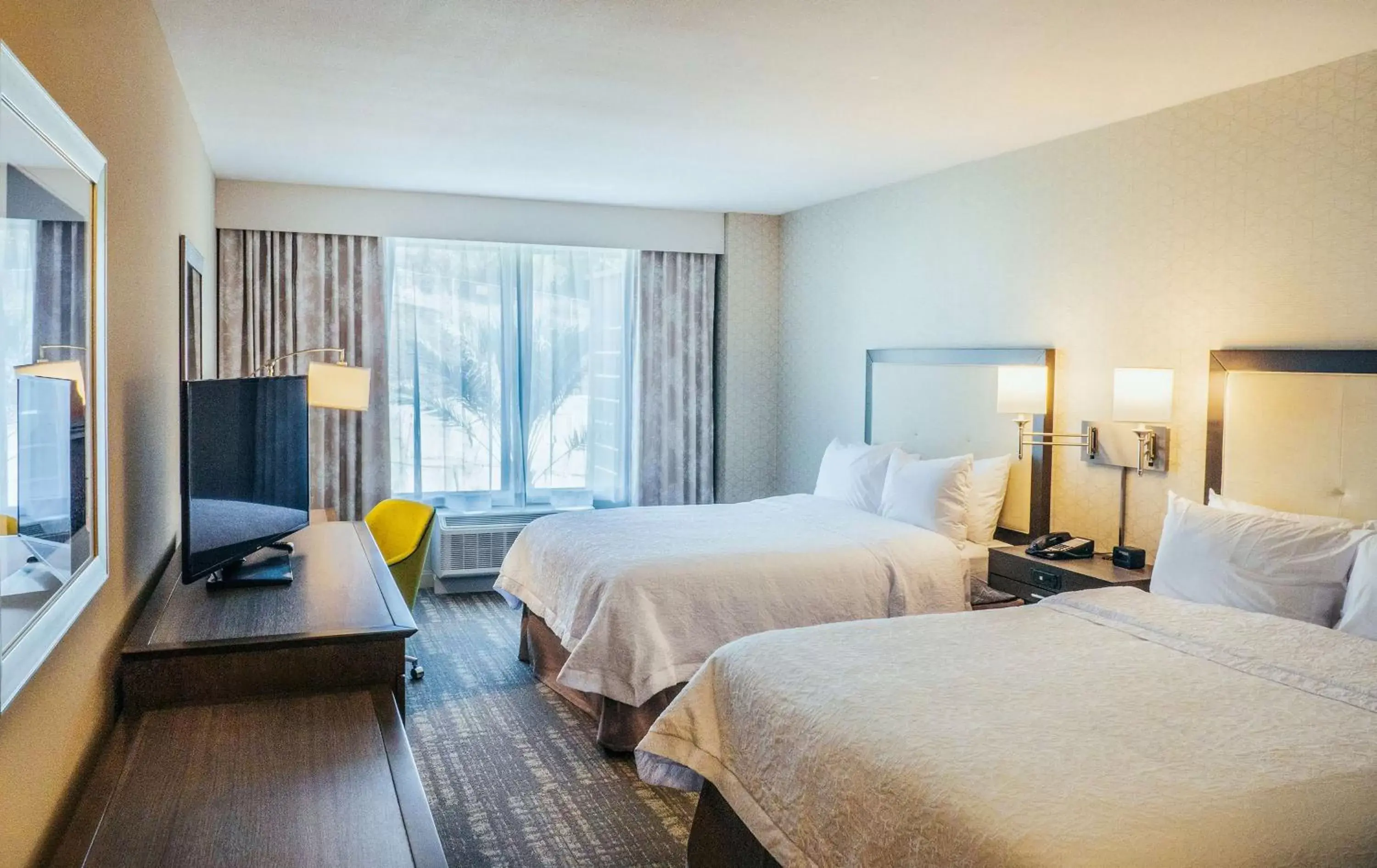 Bedroom, Bed in Hampton Inn & Suites by Hilton Mission Viejo Laguna San Juan Capistrano