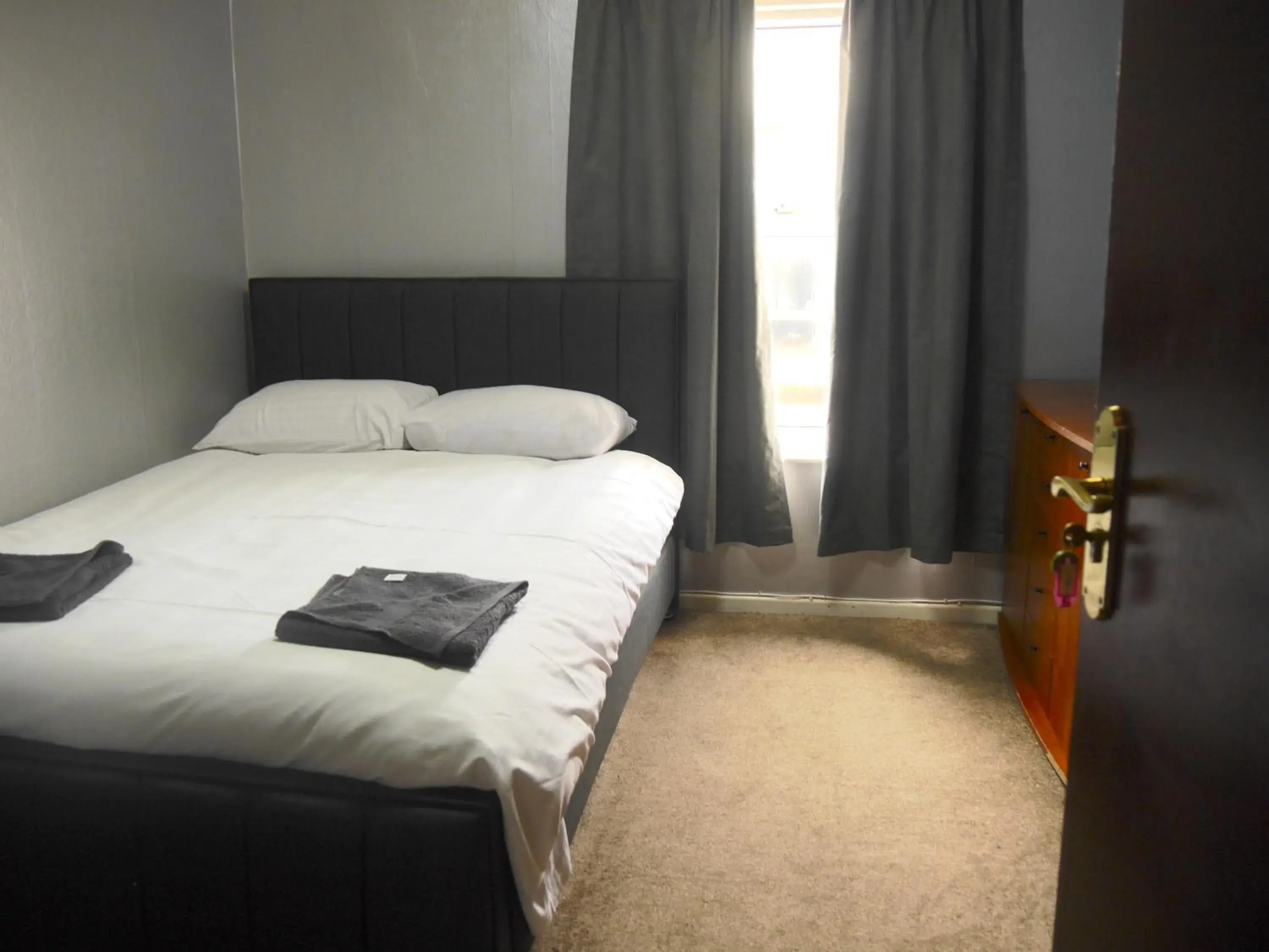 Photo of the whole room, Bed in The Stone House Hotel