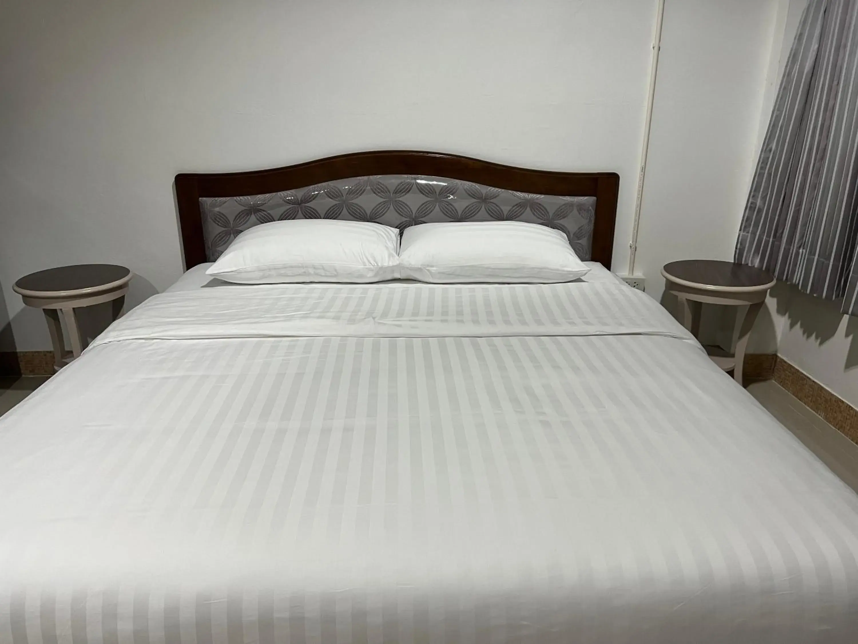 Bed in Mall Suites Hotel Bed in Mall Suites Hotel