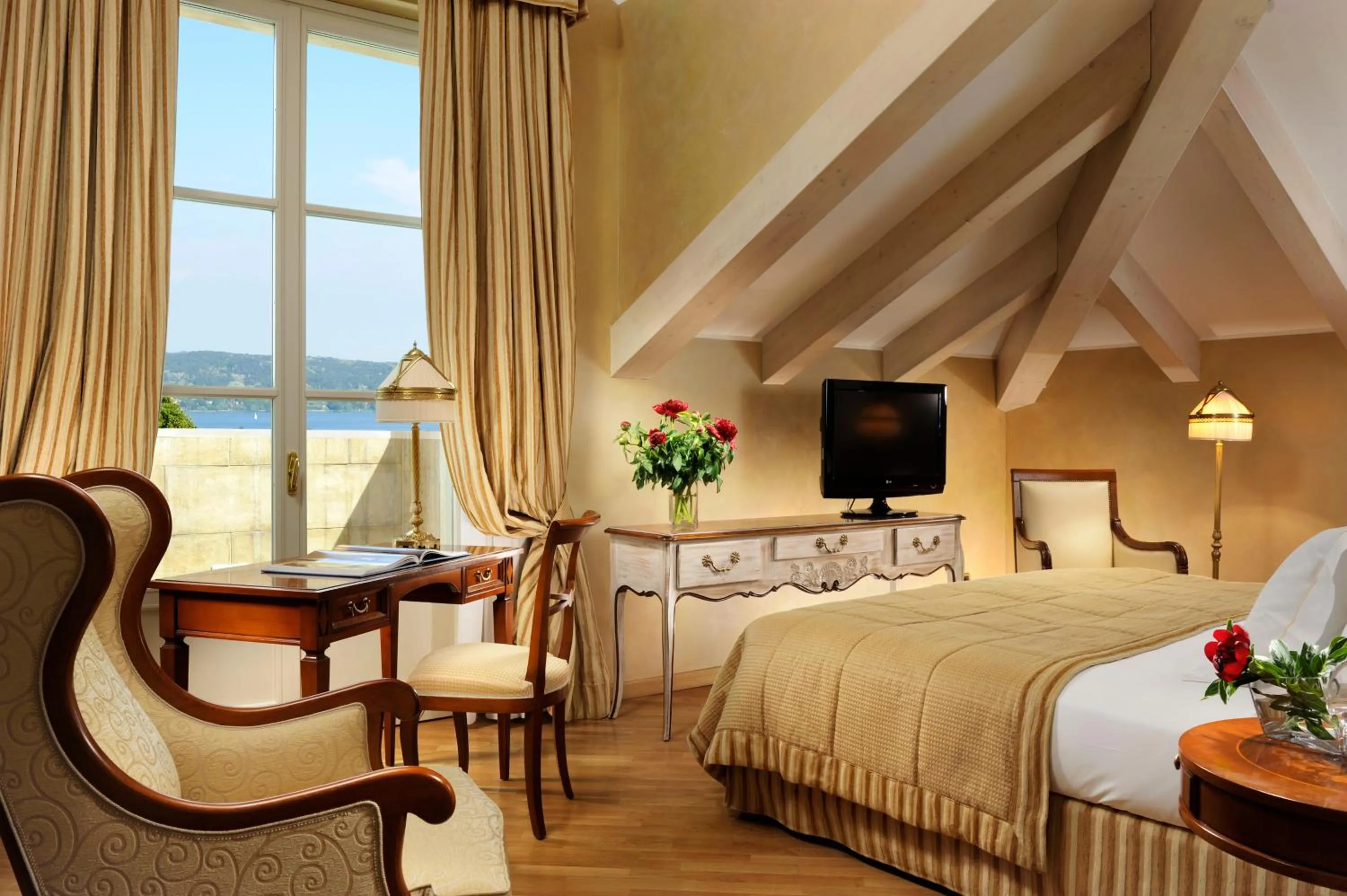 Executive Suite in Castello Dal Pozzo Resort Lago Maggiore - Preferred Hotels & Resorts