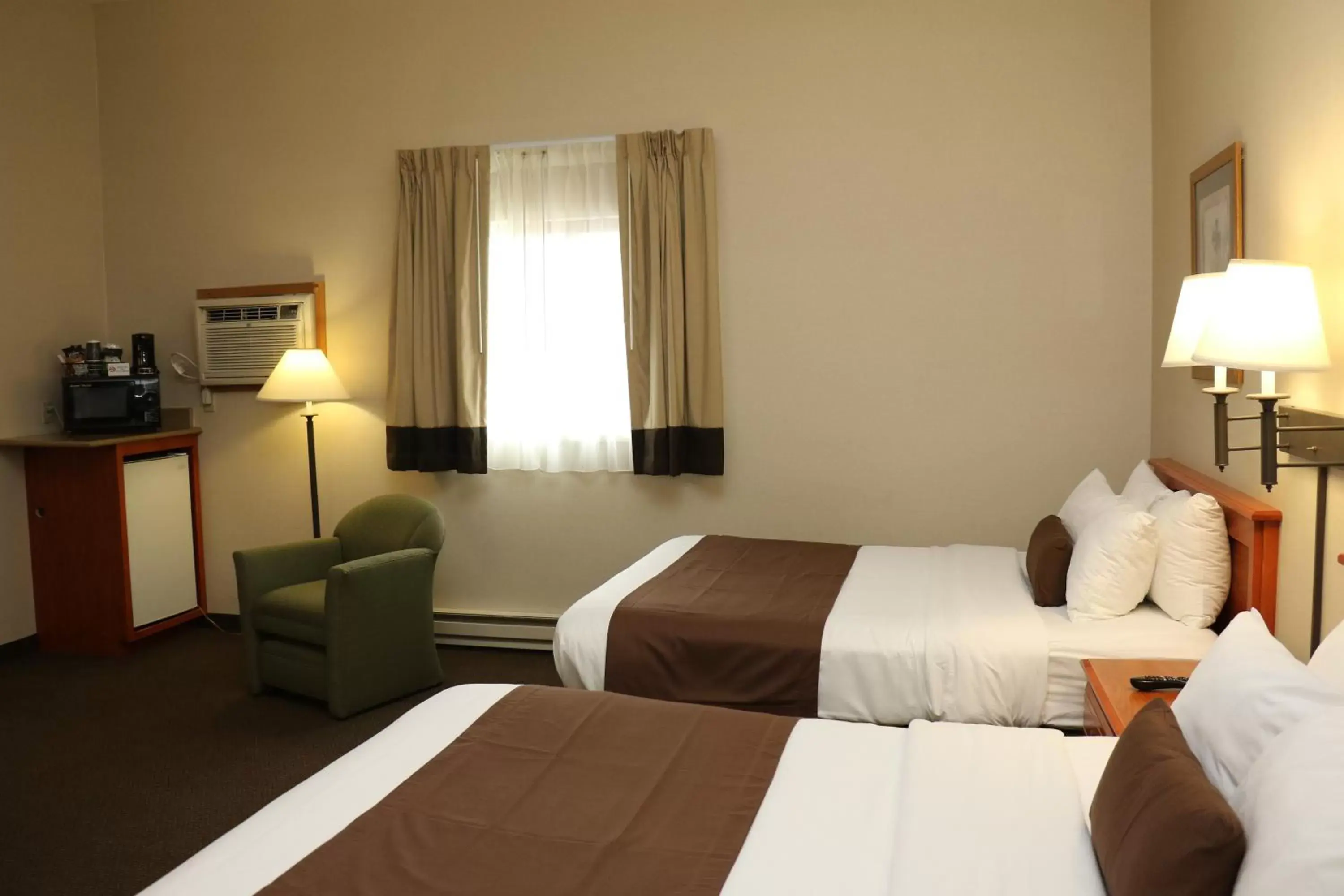 Bedroom, Bed in Motel 6 Minot, ND Bedroom, Bed in Motel 6 Minot, ND