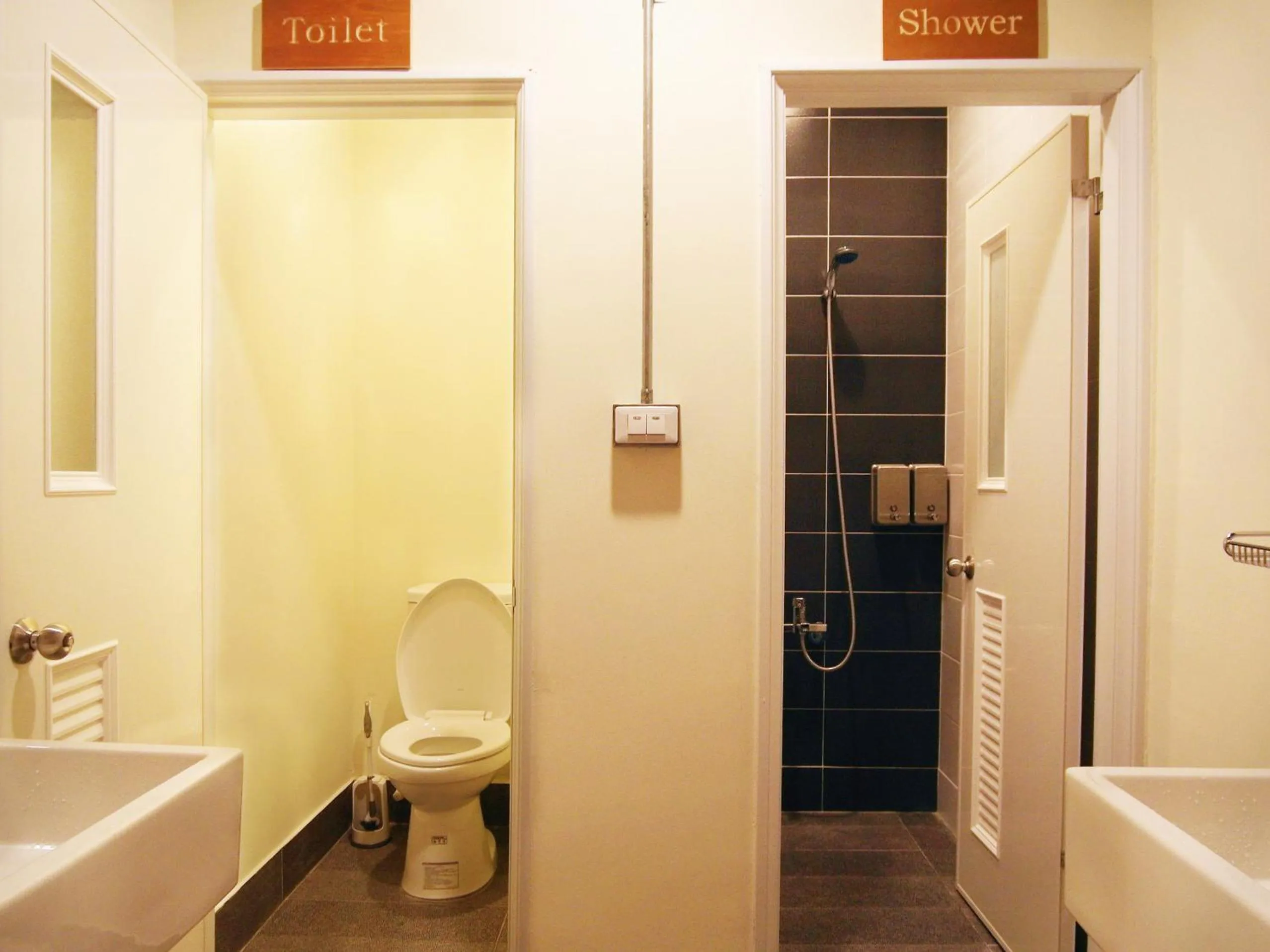 Bathroom in Knock Knock Hostel