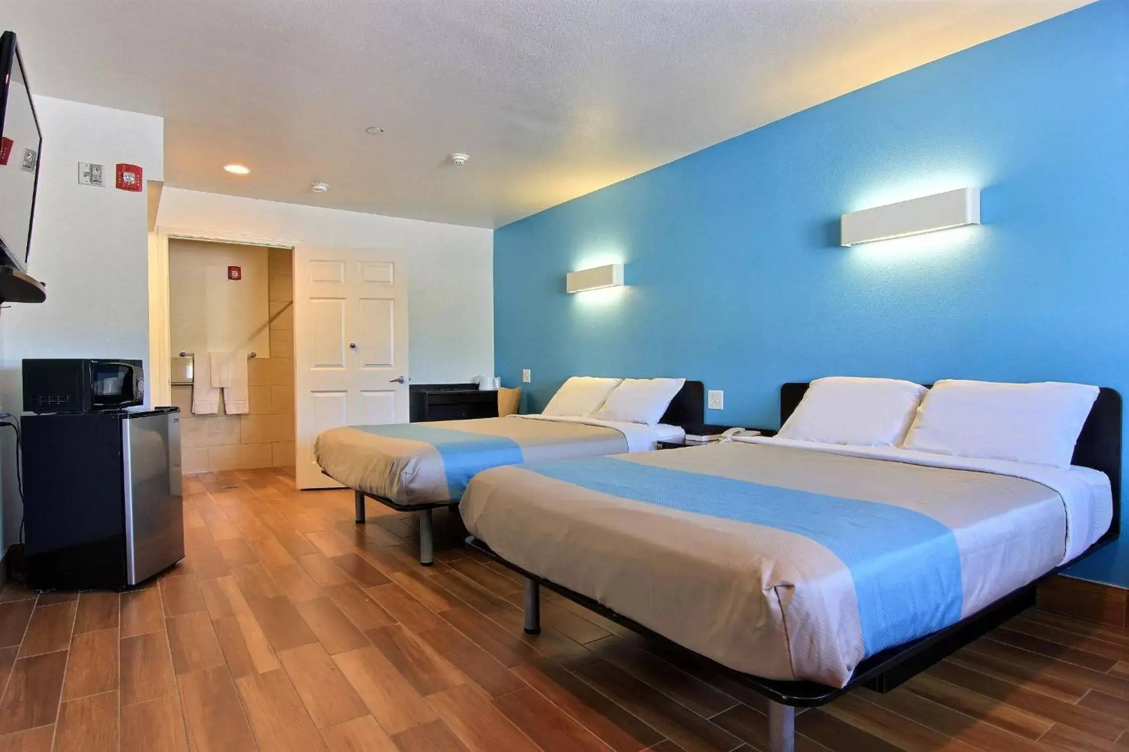 Photo of the whole room, Bed in Motel 6-Rockport, TX Photo of the whole room, Bed in Motel 6-Rockport, TX