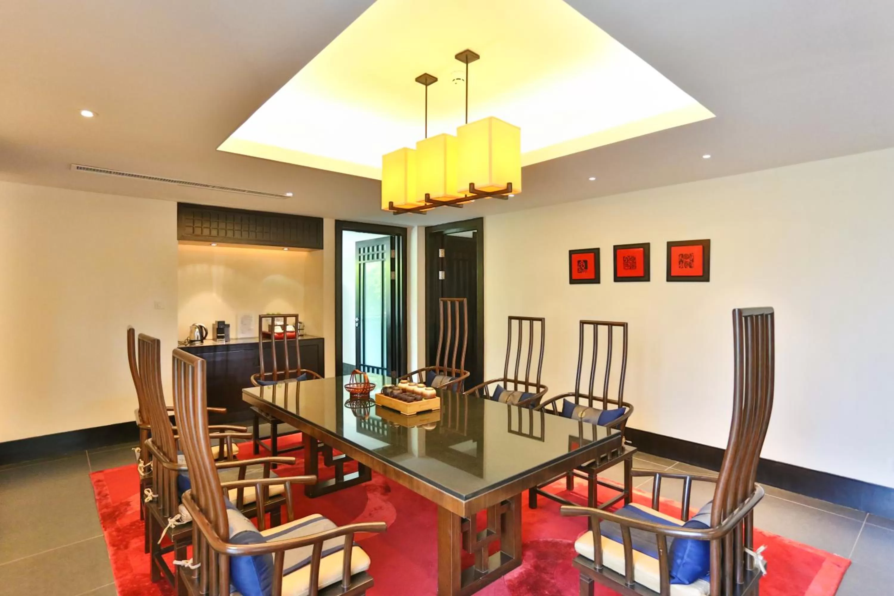 Dining area in Banyan Tree Lijiang