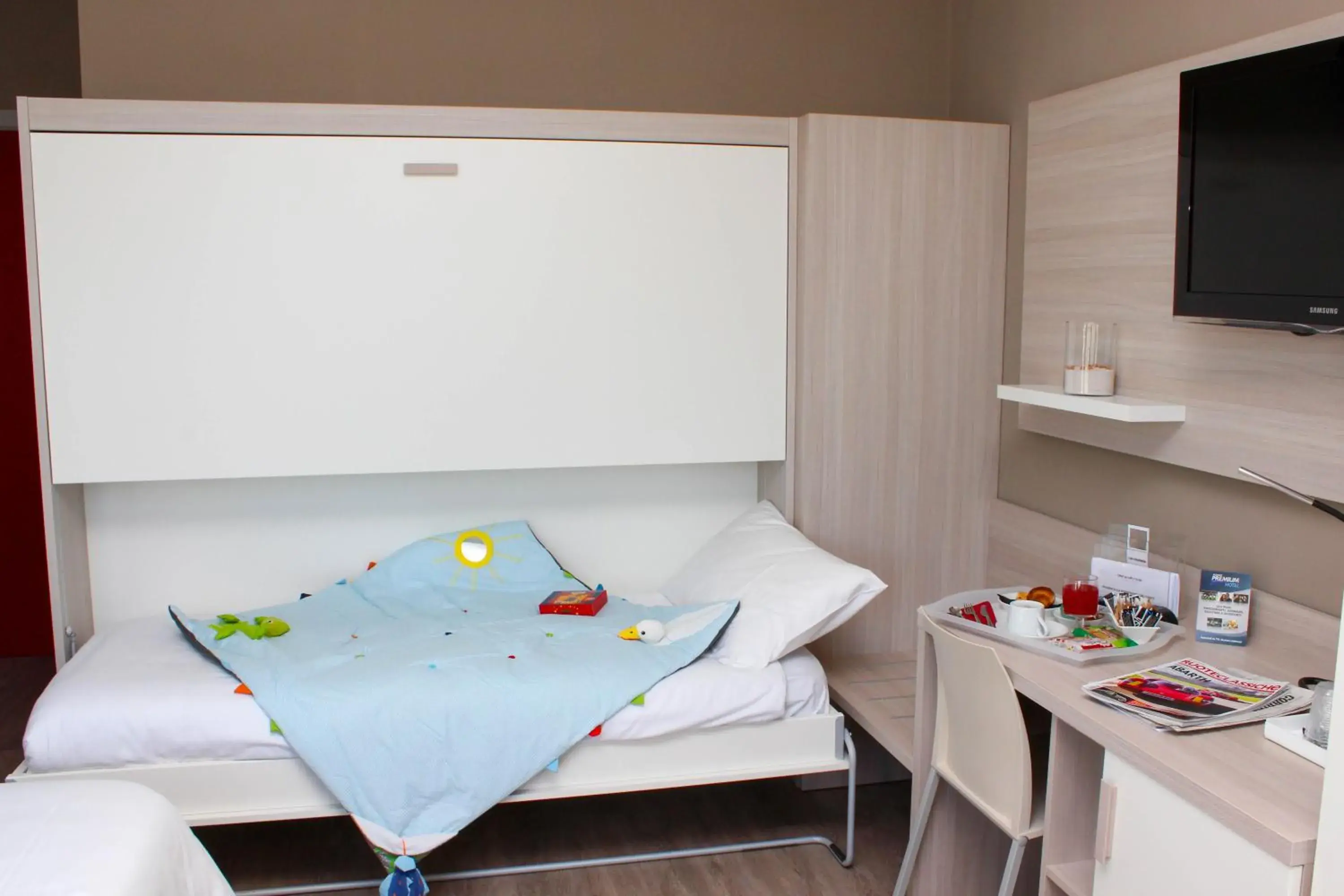 Bed in Best Quality Hotel La Darsena