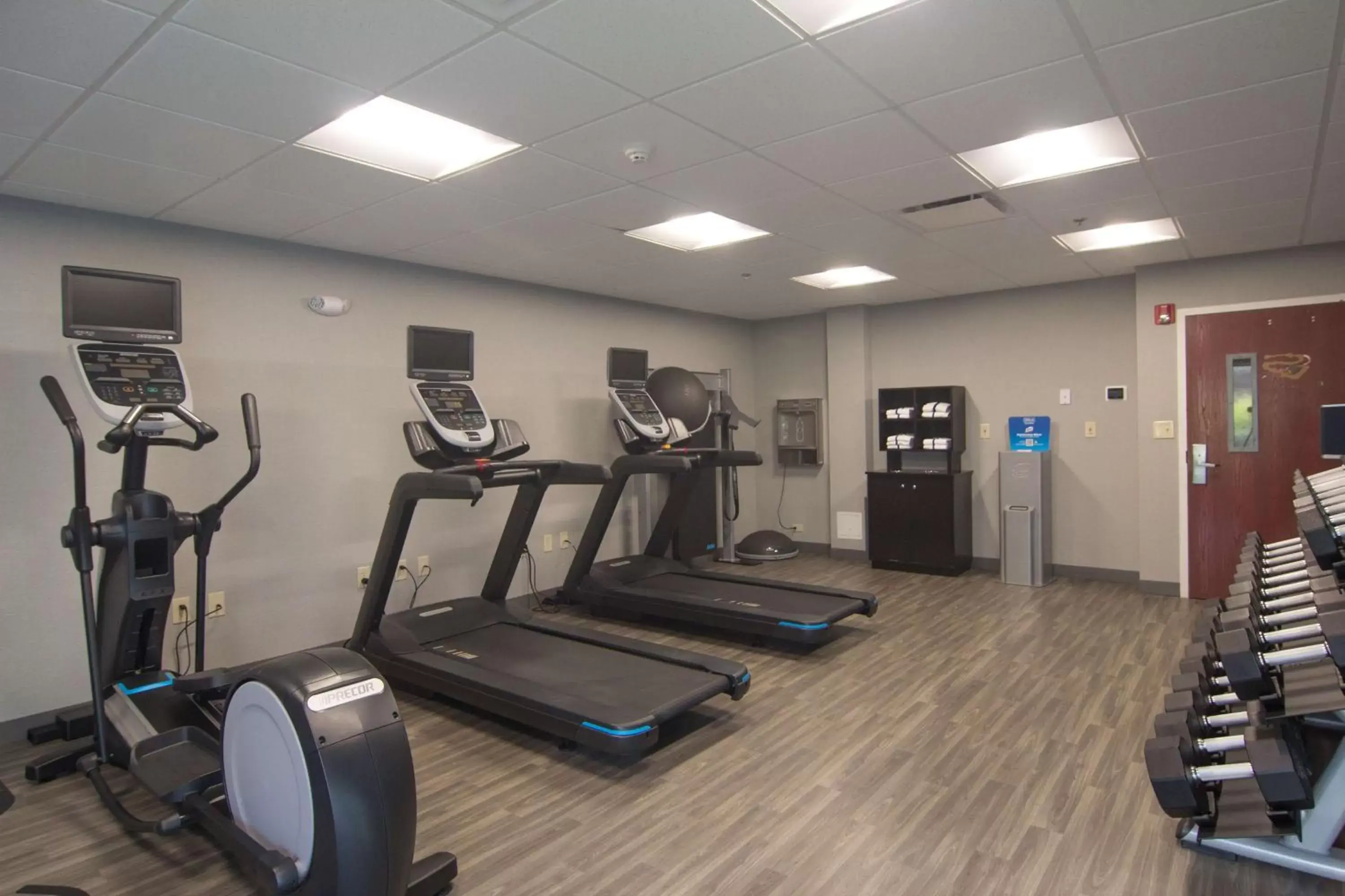 Fitness centre/facilities in Hampton Inn Medina Fitness centre/facilities in Hampton Inn Medina