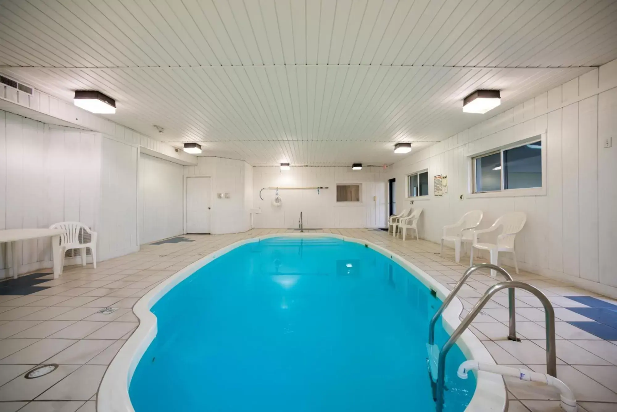 Swimming Pool in Ramada by Wyndham Effingham