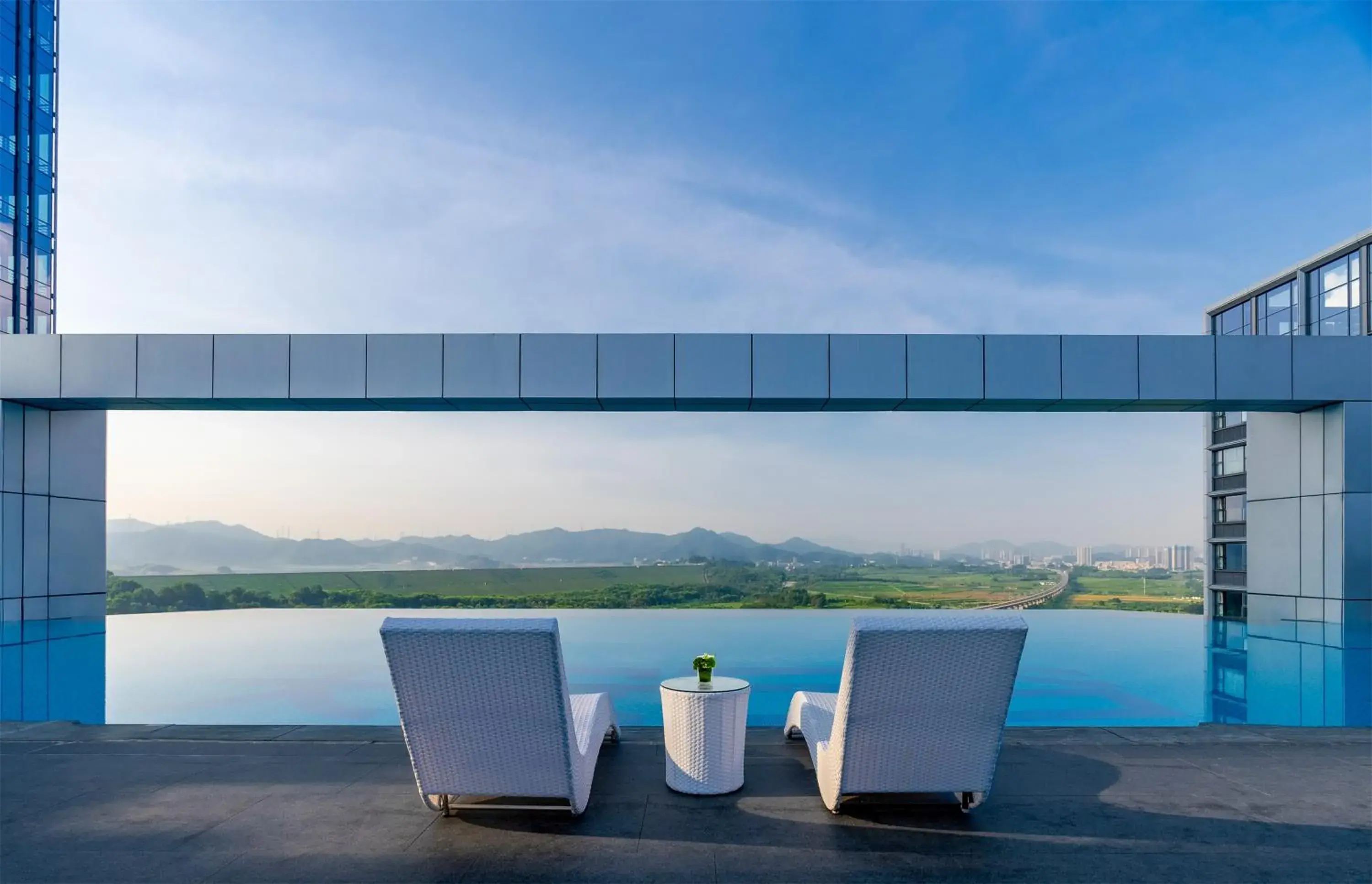 Swimming pool in EVEN Hotels Shenzhen Guangming Cloud Park by IHG Swimming pool in EVEN Hotels Shenzhen Guangming Cloud Park by IHG