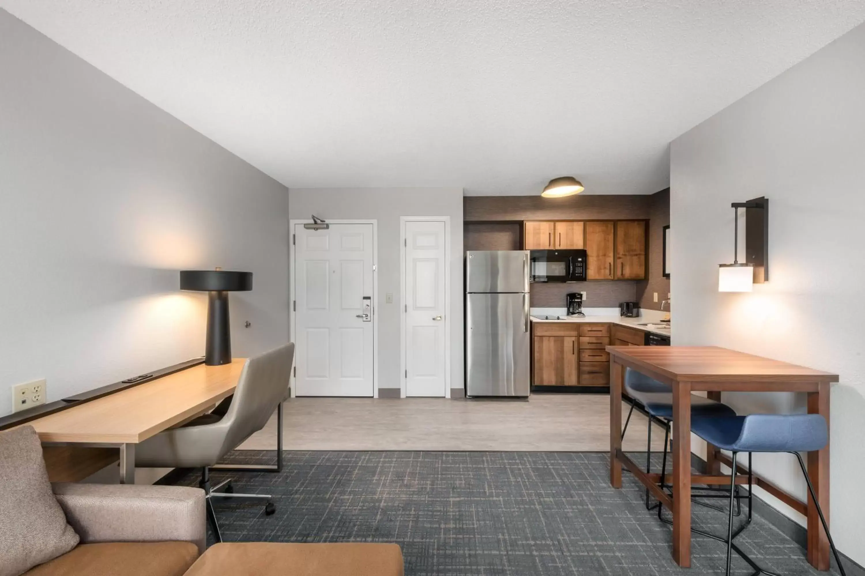 Photo of the whole room, Kitchen/Kitchenette in Residence Inn Springfield