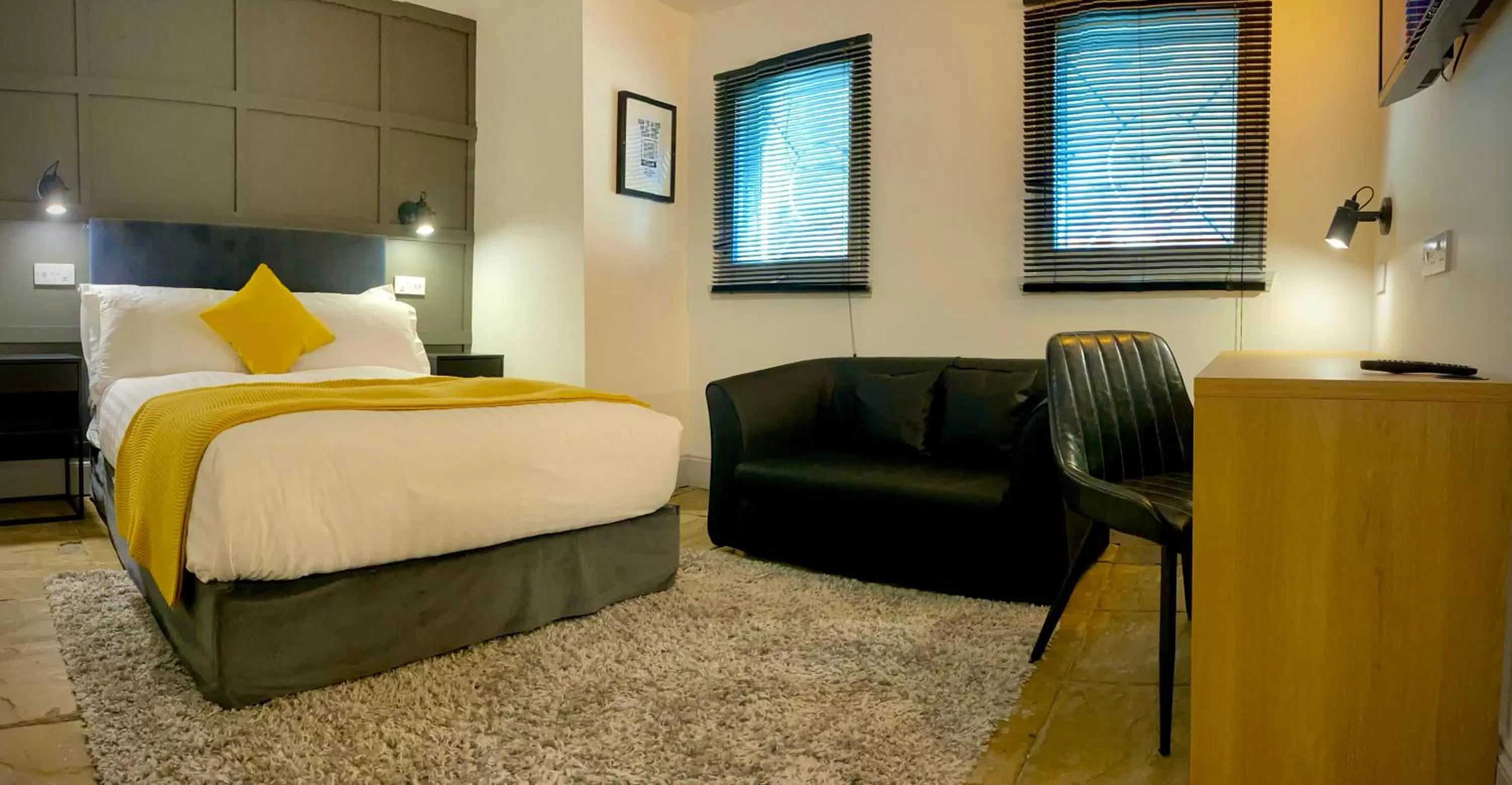 Photo of the whole room, Bed in Siberia Bar & Hotel