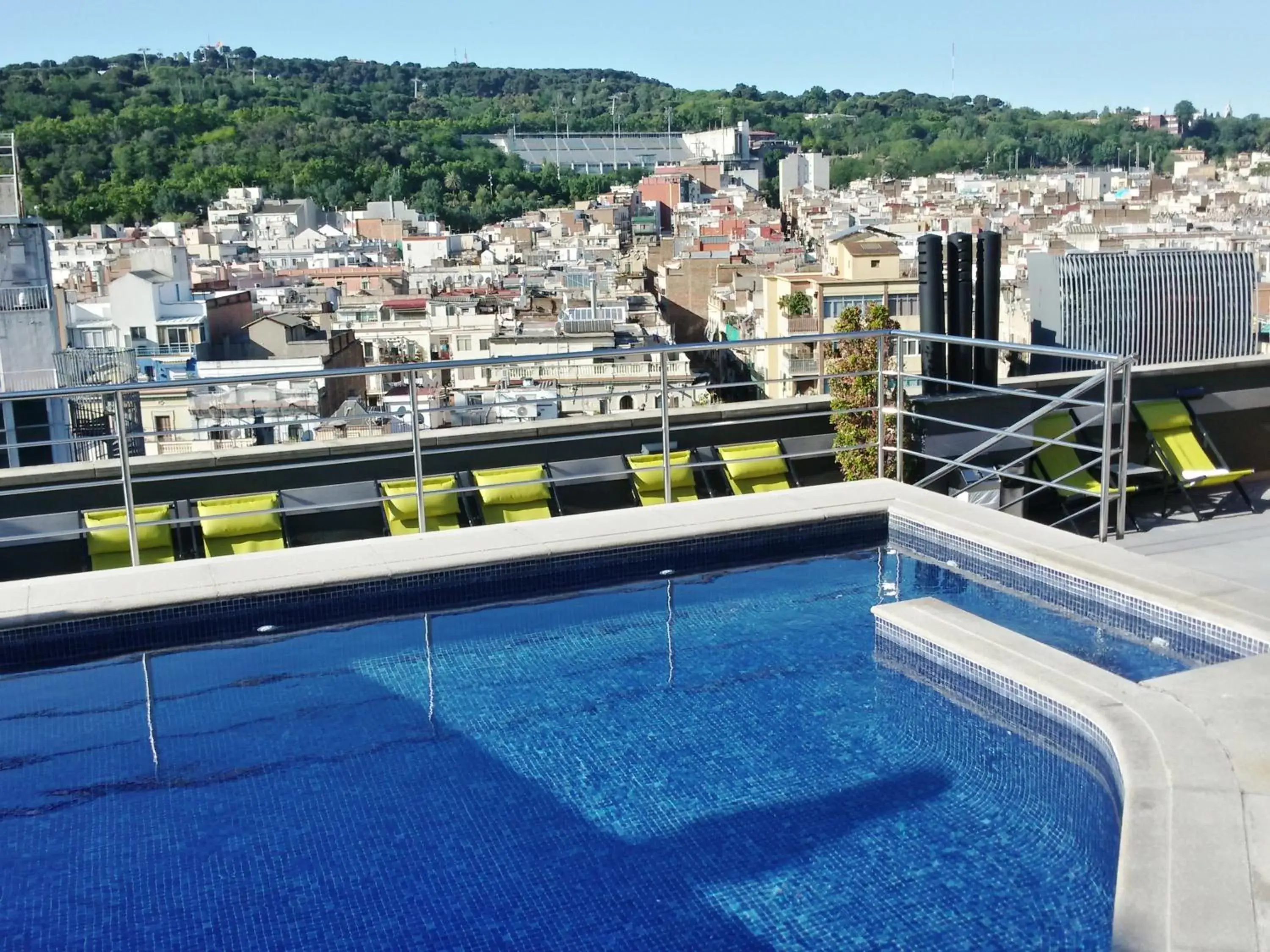 Swimming Pool in Hotel Barcelona Universal