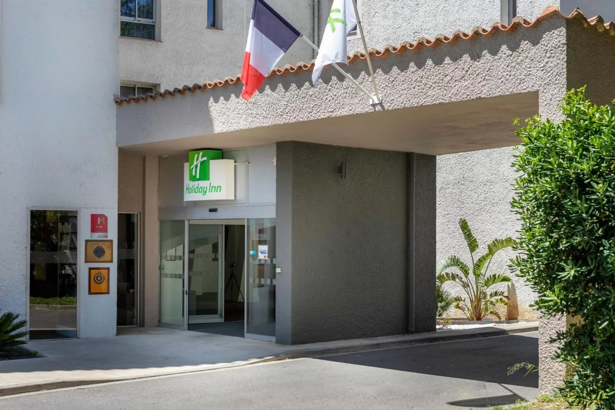 Property building in Holiday Inn Perpignan, an IHG Hotel