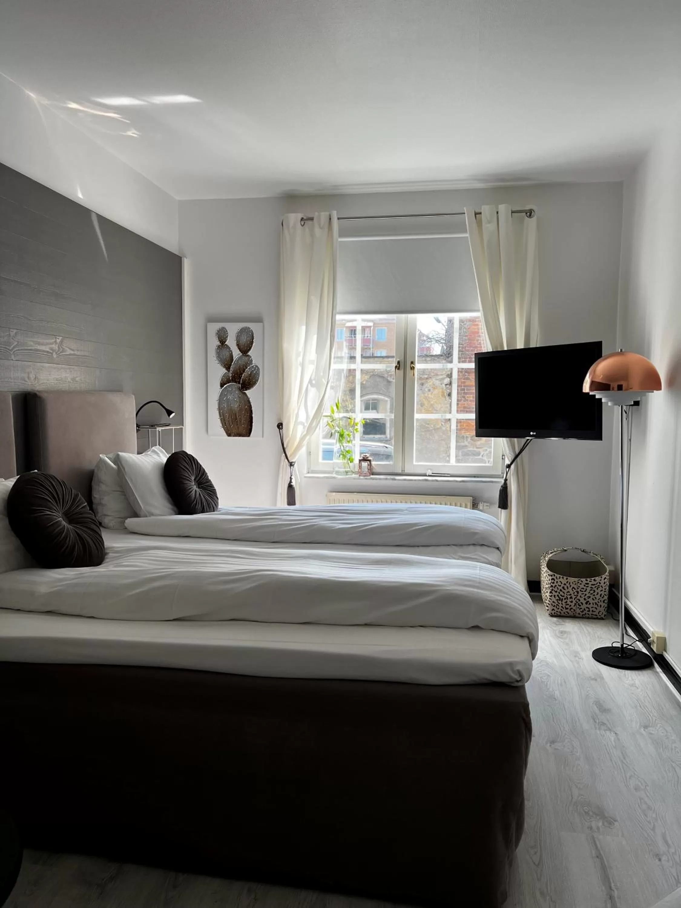 Property building, Bed in Hotell Dannegården