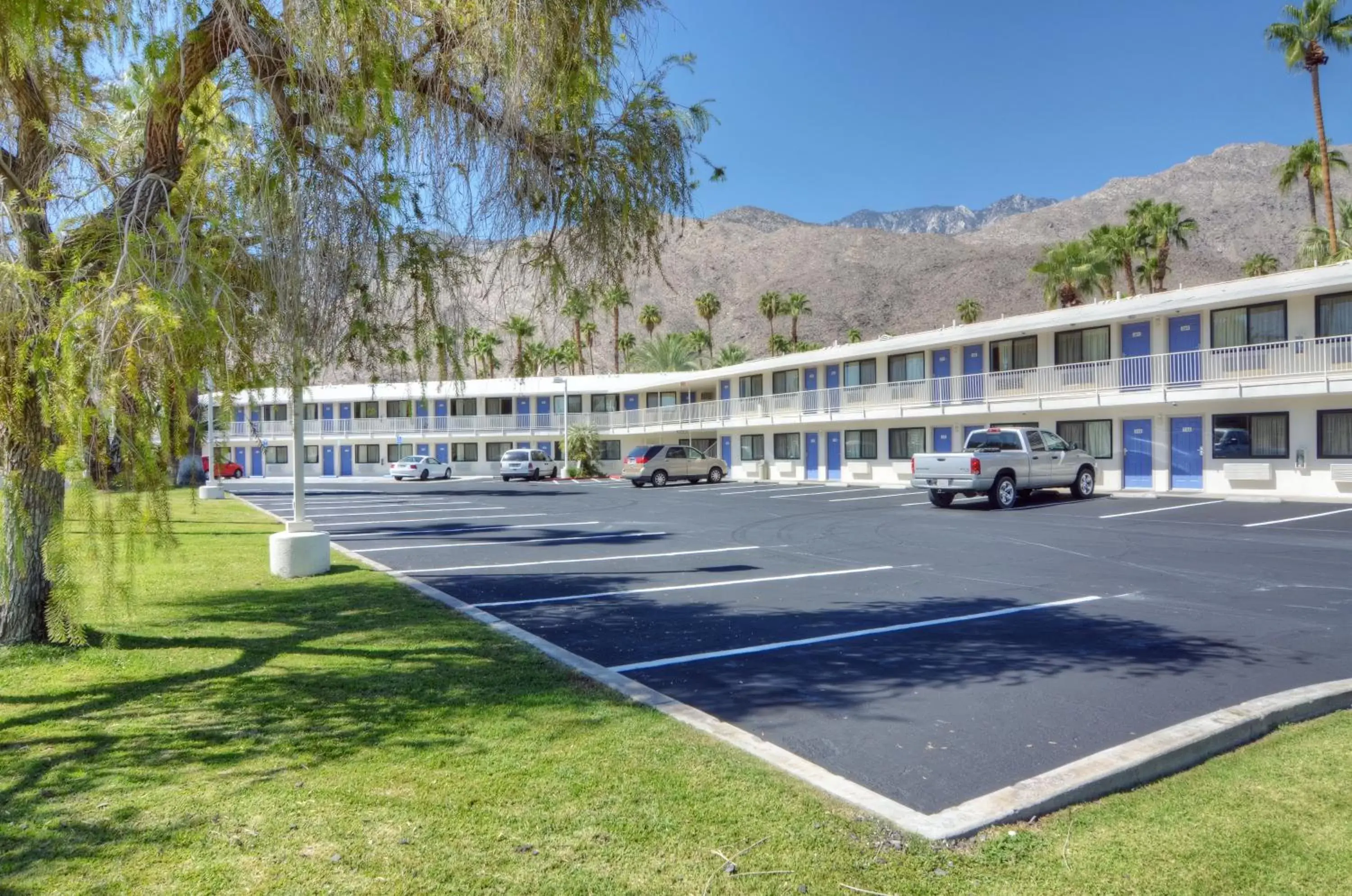 Facade/entrance, Property Building in Motel 6-Palm Springs, CA - East - Palm Canyon